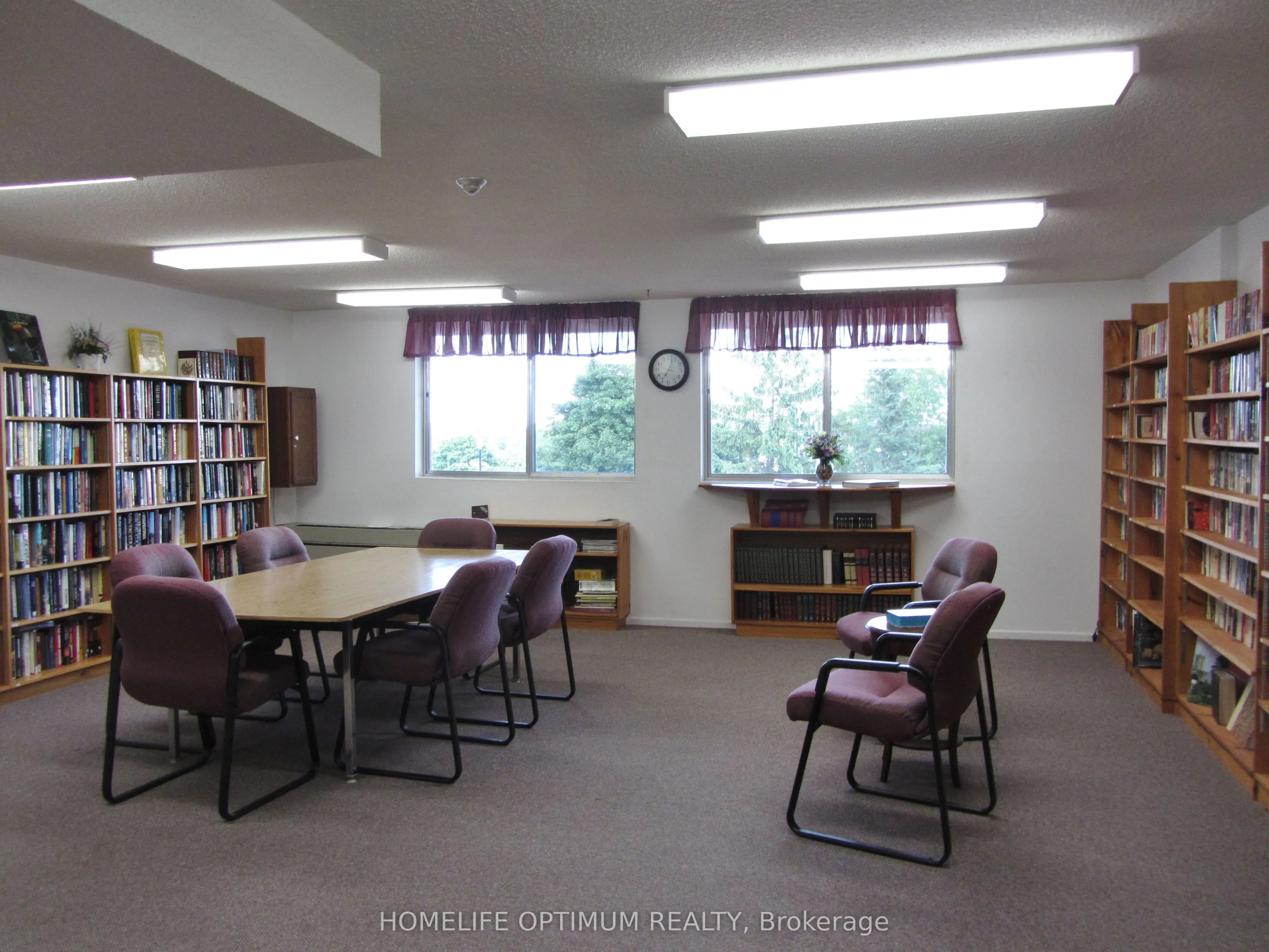 40 William Roe Boulevard W, #910