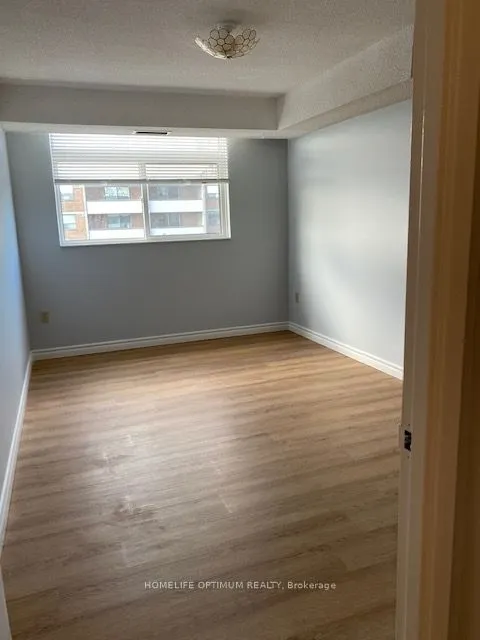 40 William Roe Boulevard W, #910