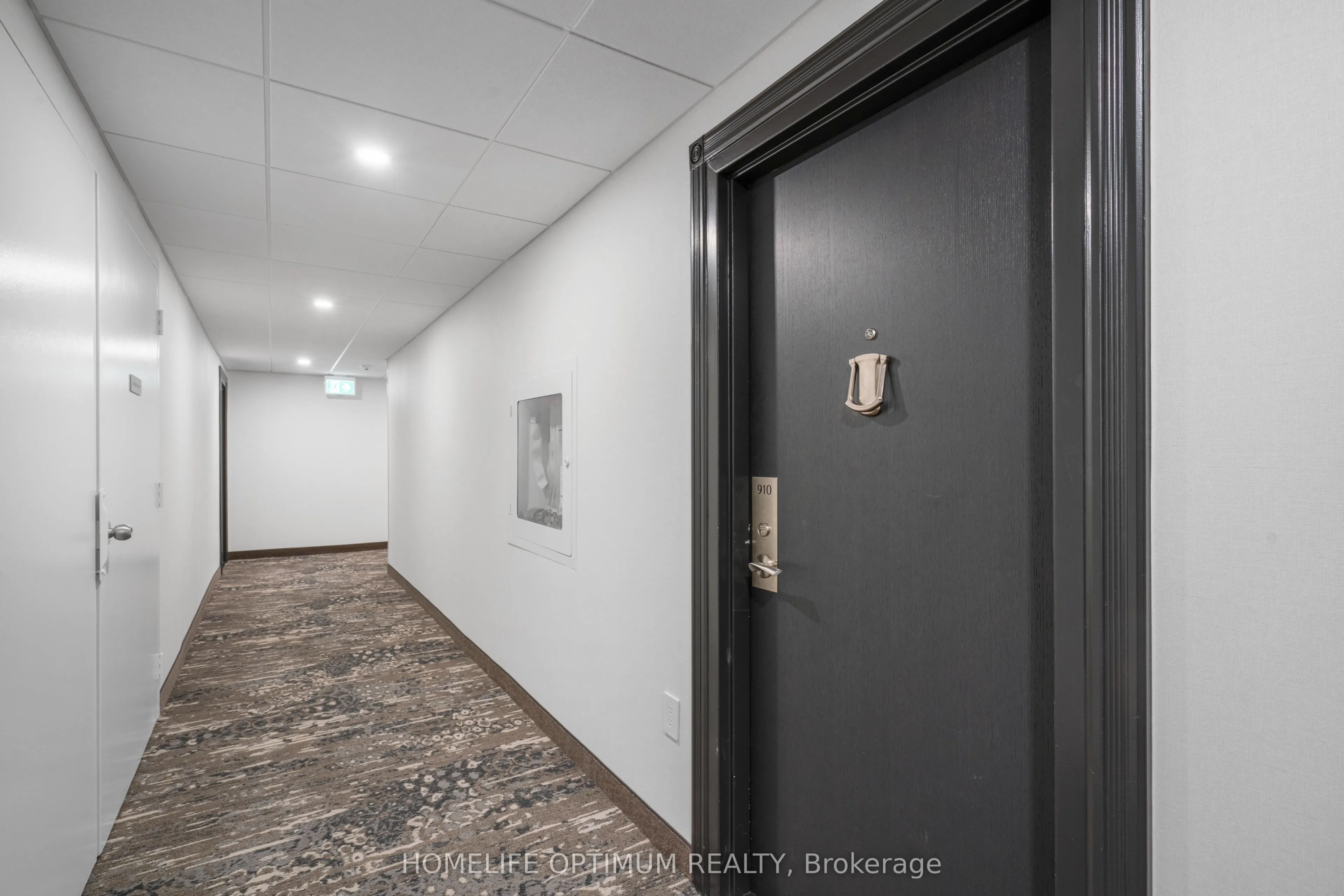 40 William Roe Boulevard W, #910