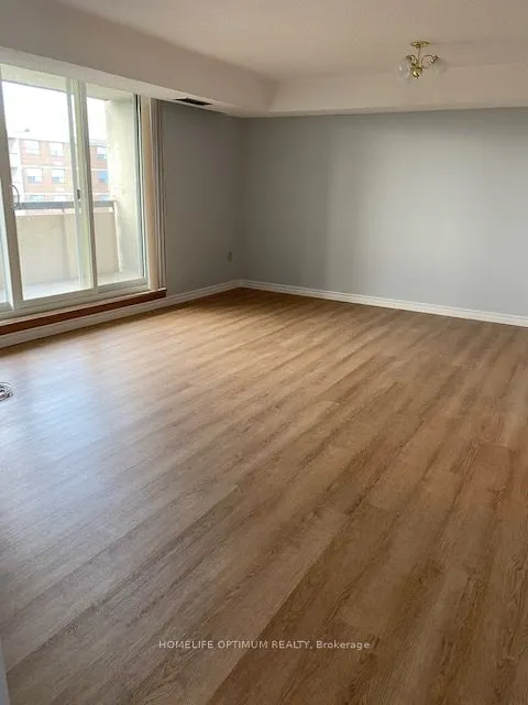 40 William Roe Boulevard W, #910