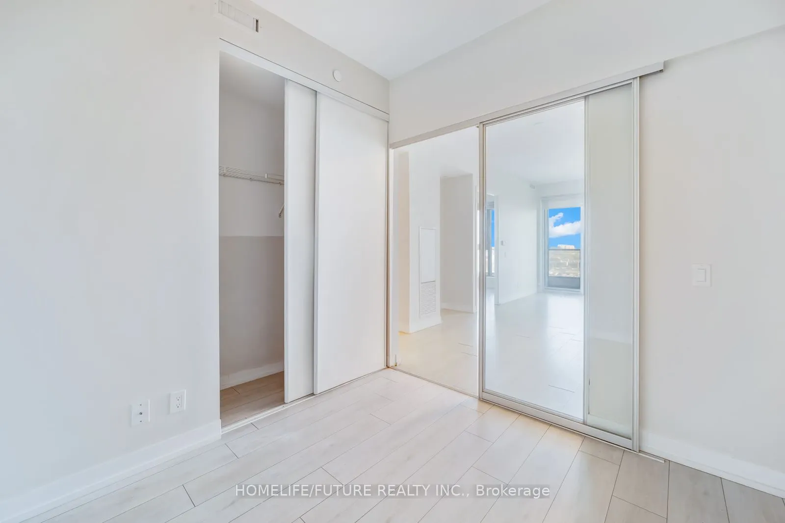 898 Portage Parkway, #1106