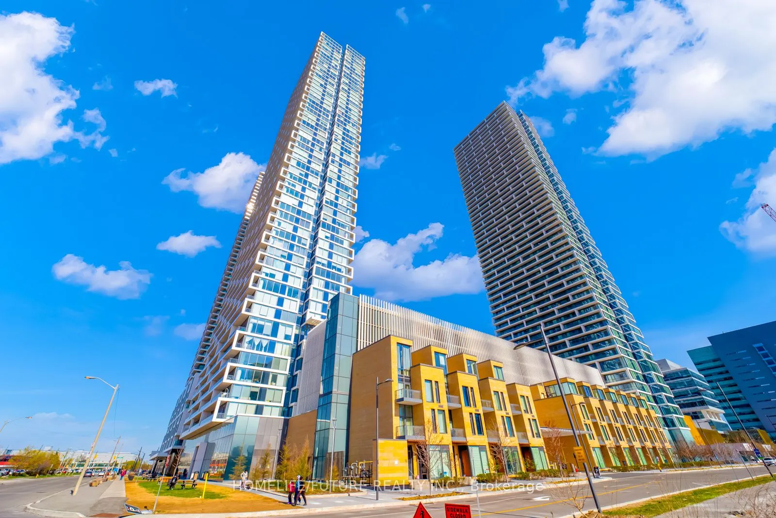 898 Portage Parkway, #1106