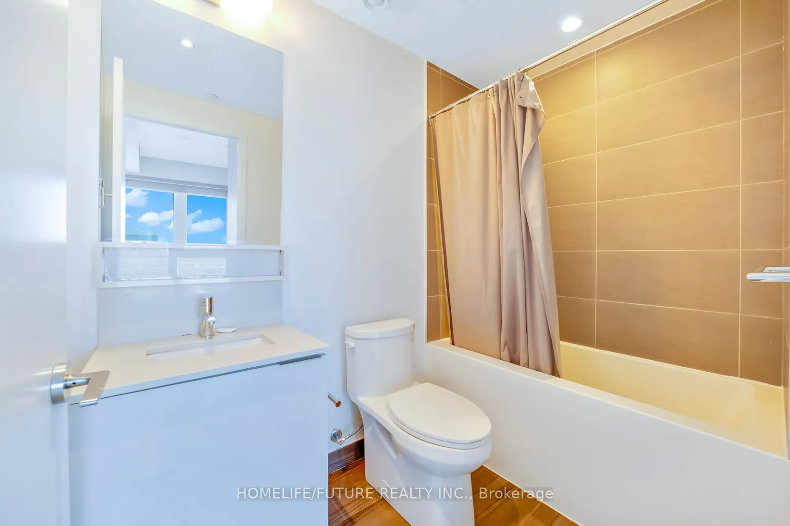 898 Portage Parkway, #1106