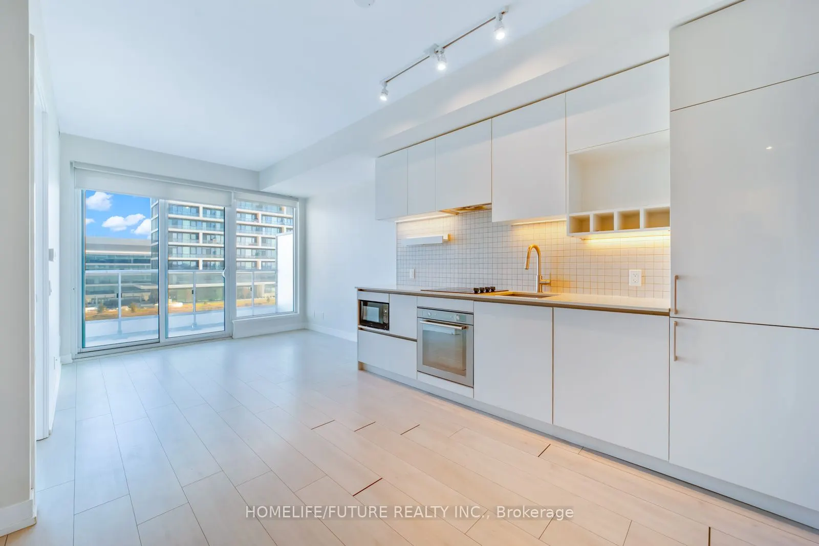 898 Portage Parkway, #1106