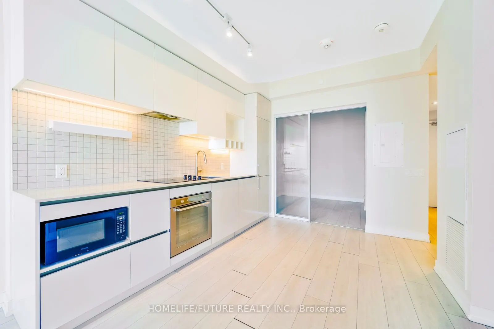 898 Portage Parkway, #1106