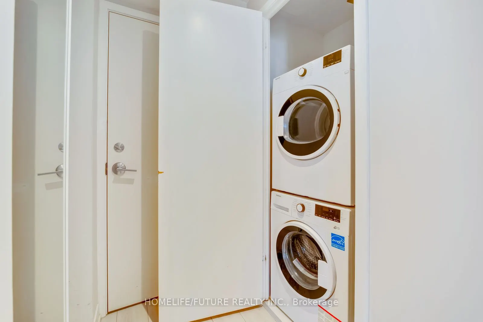 898 Portage Parkway, #1106
