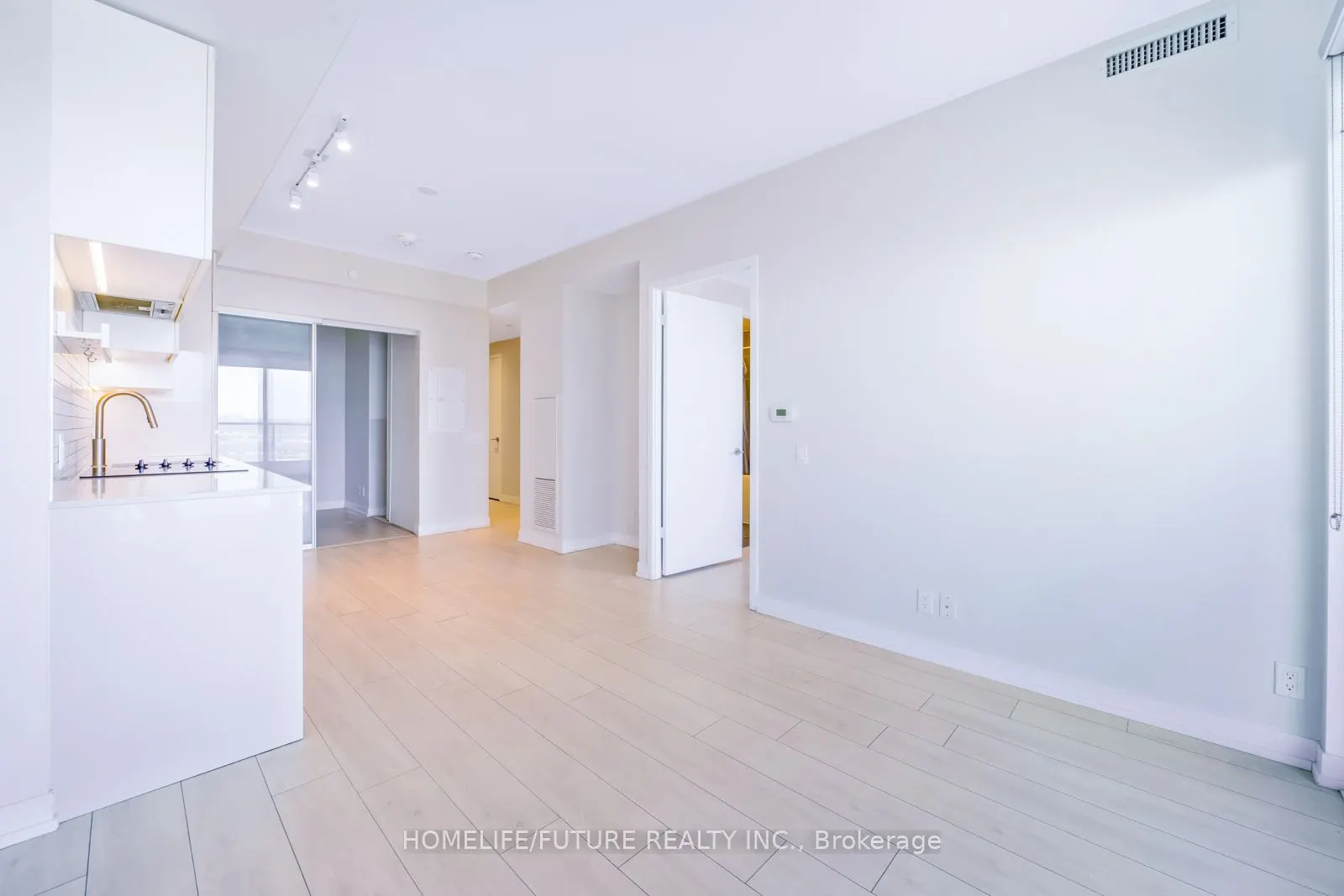 898 Portage Parkway, #1106