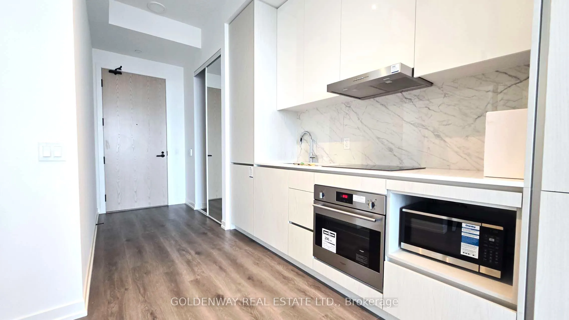 28 Interchange Way, #707