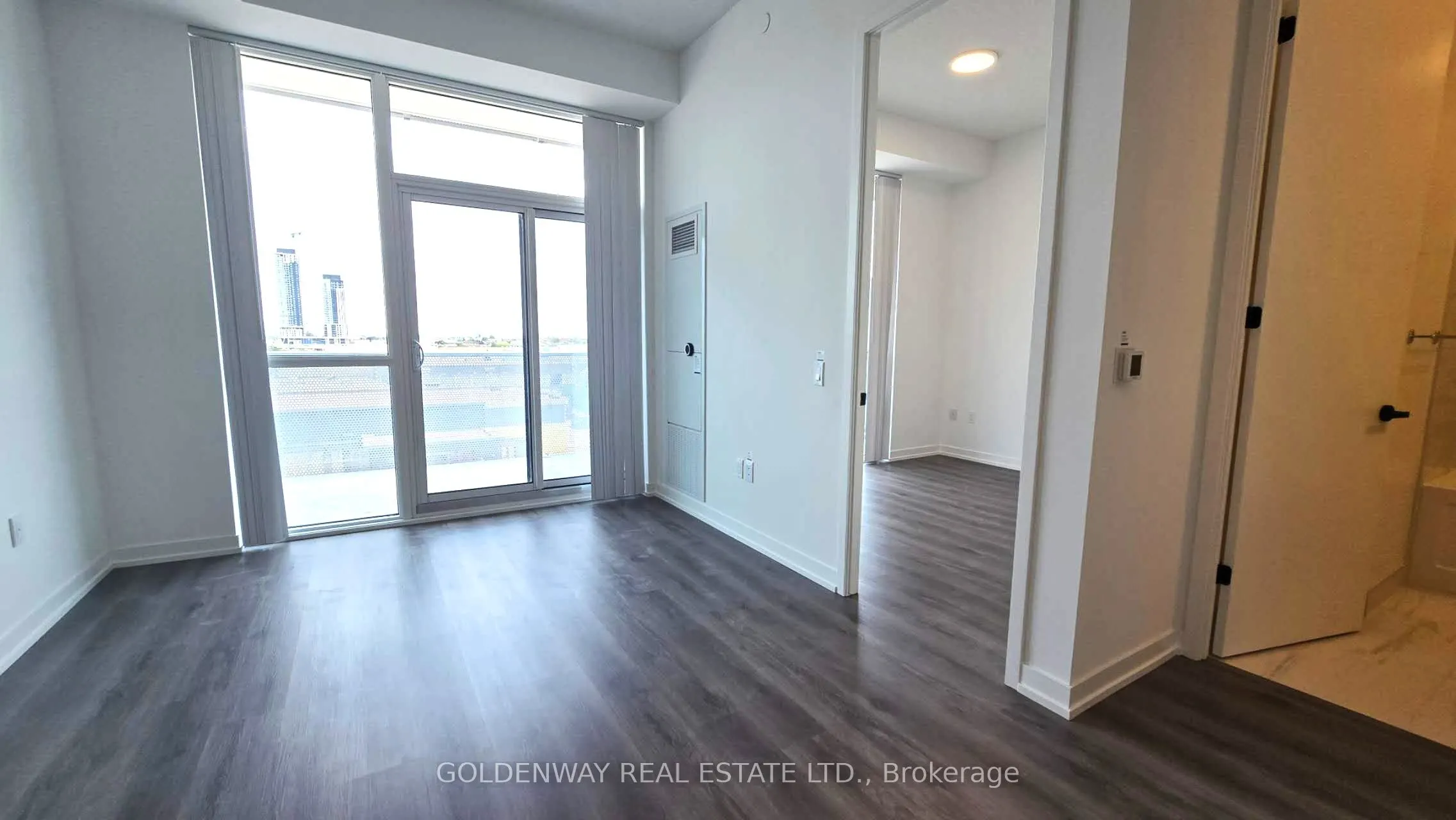 28 Interchange Way, #707