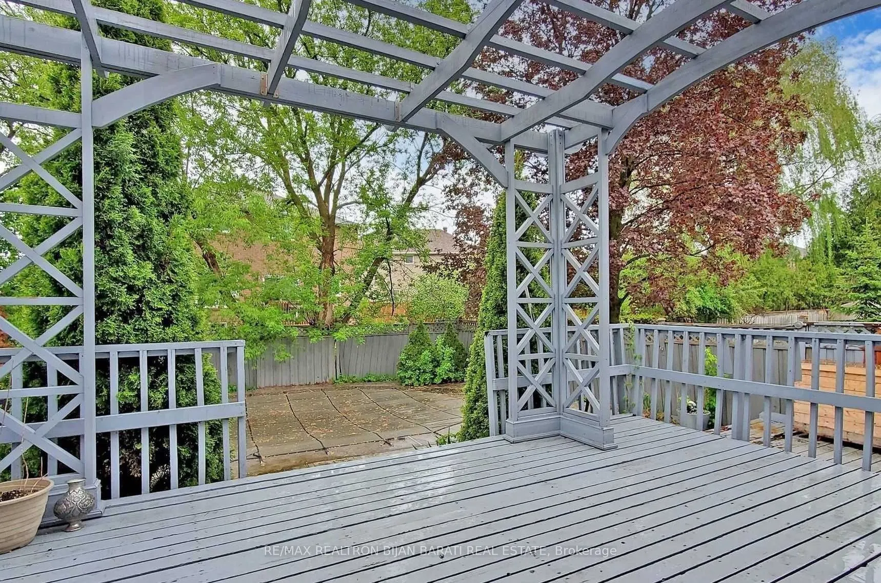 18 Mayvern Crescent