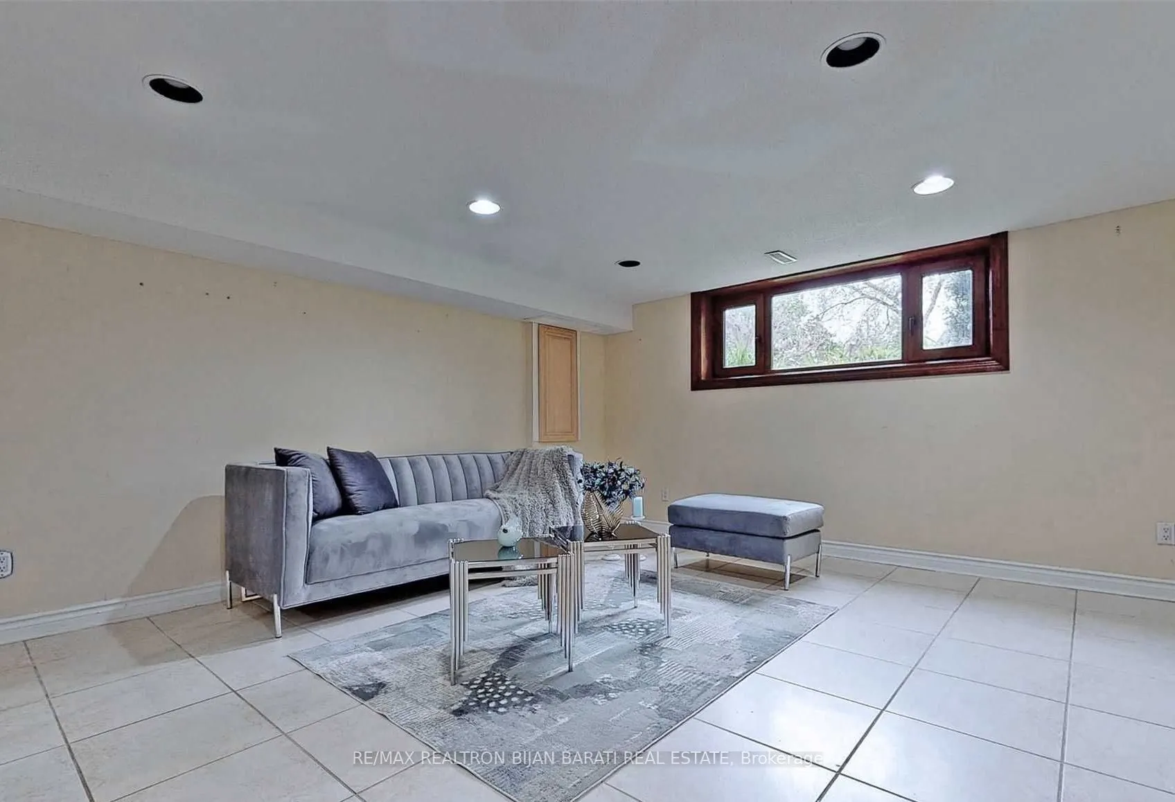 18 Mayvern Crescent