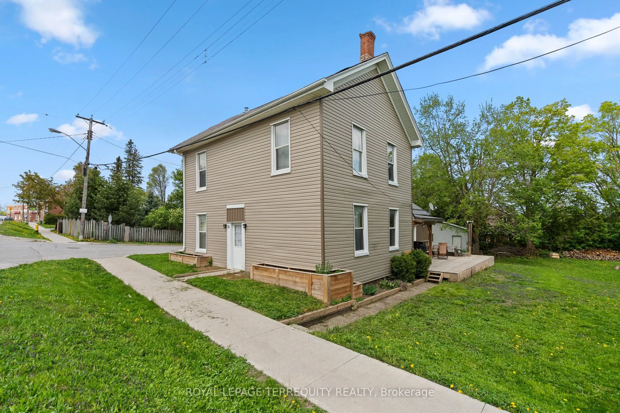 21 Albert Street S