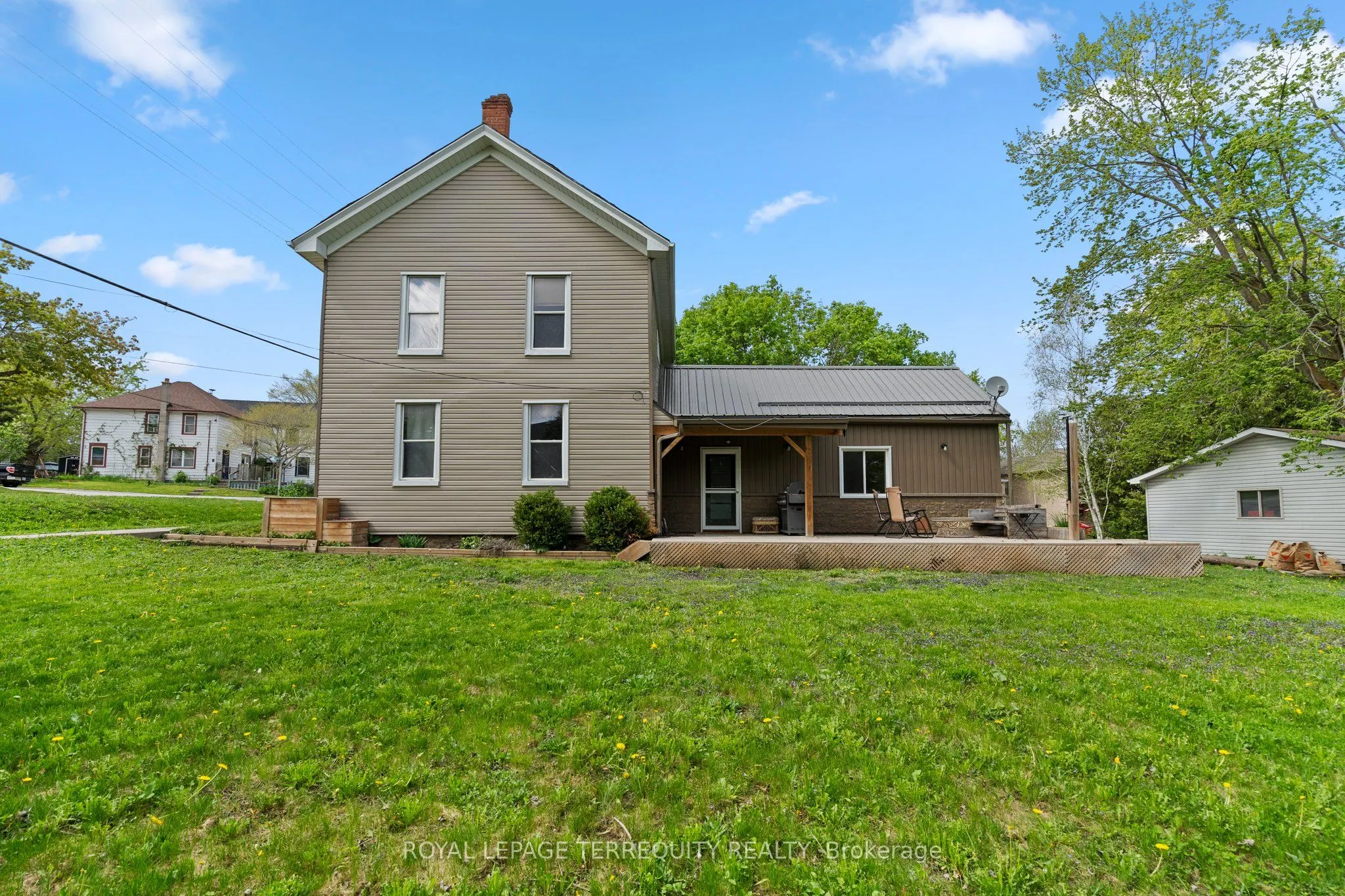 21 Albert Street S