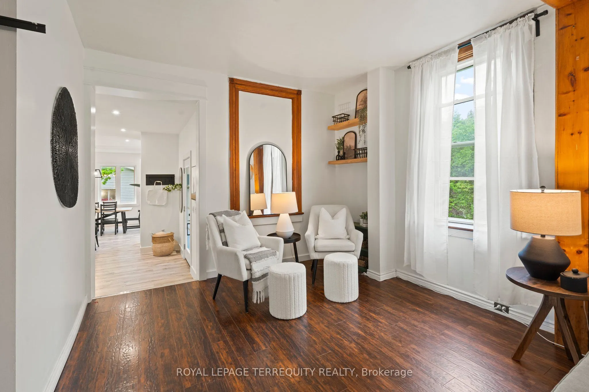 21 Albert Street S