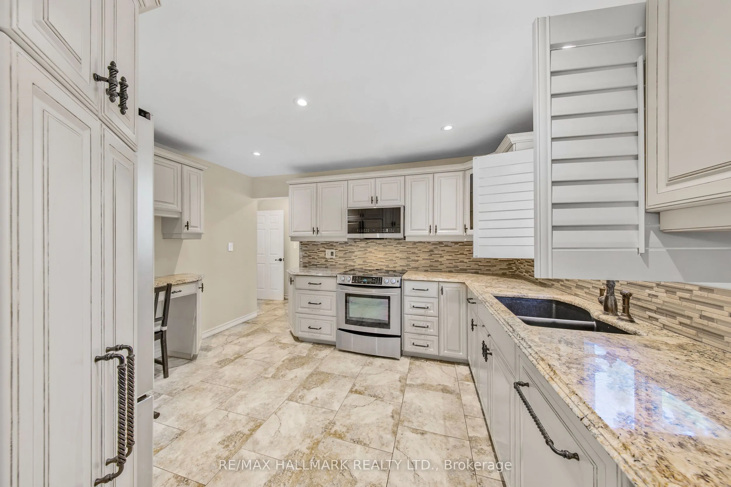 134 Romfield Circuit