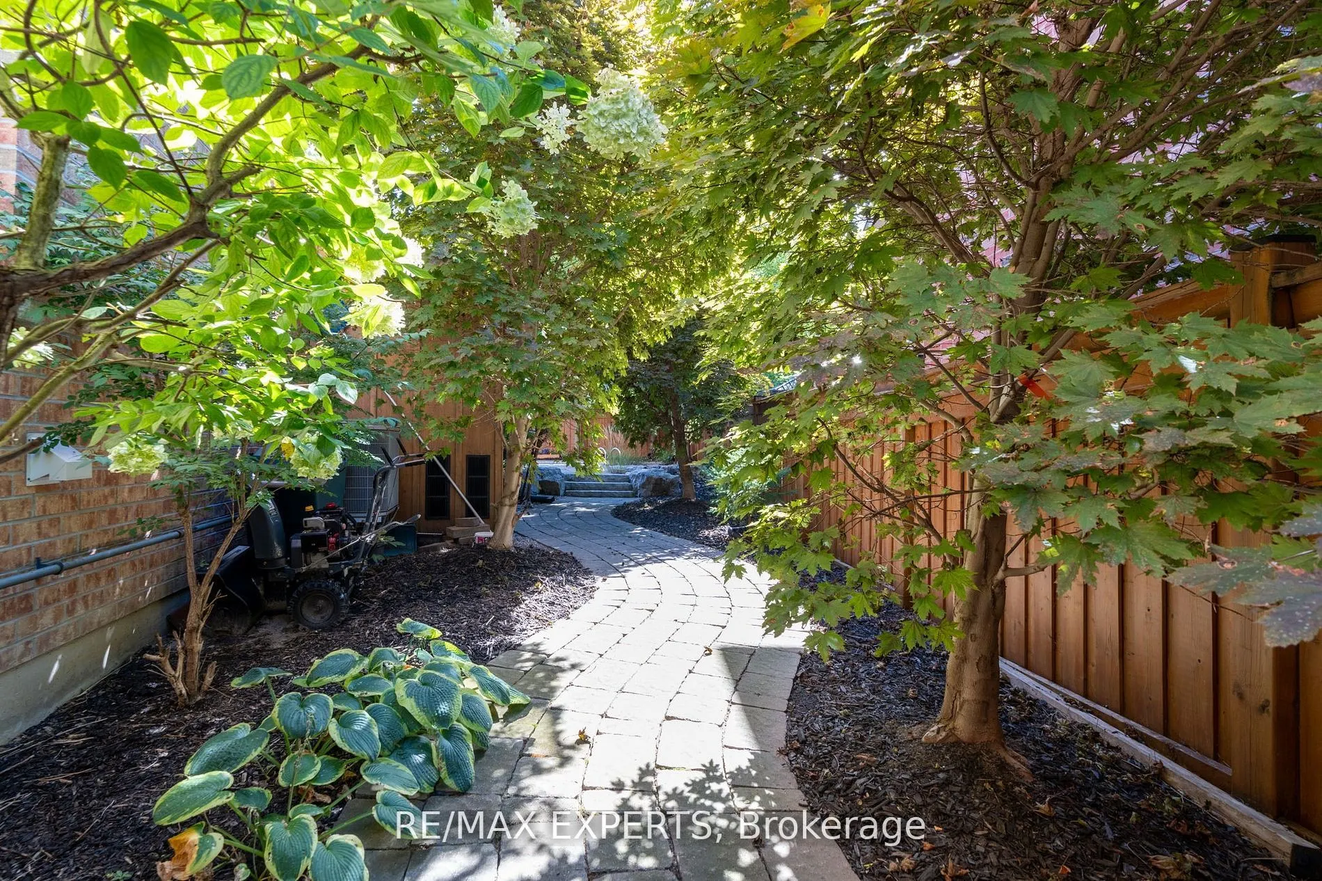 170 Ivy Jay Crescent