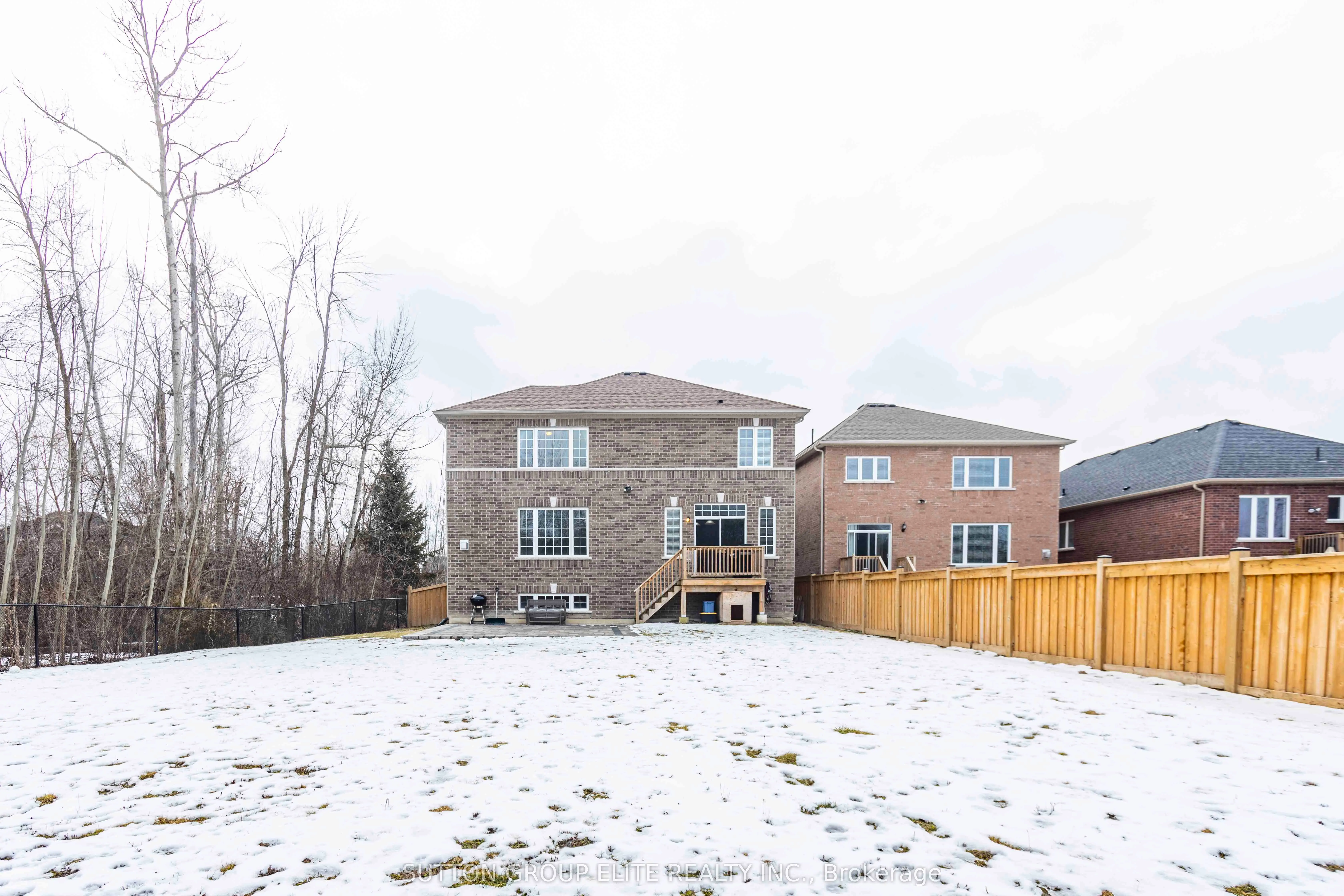 38 Richmond Park Drive