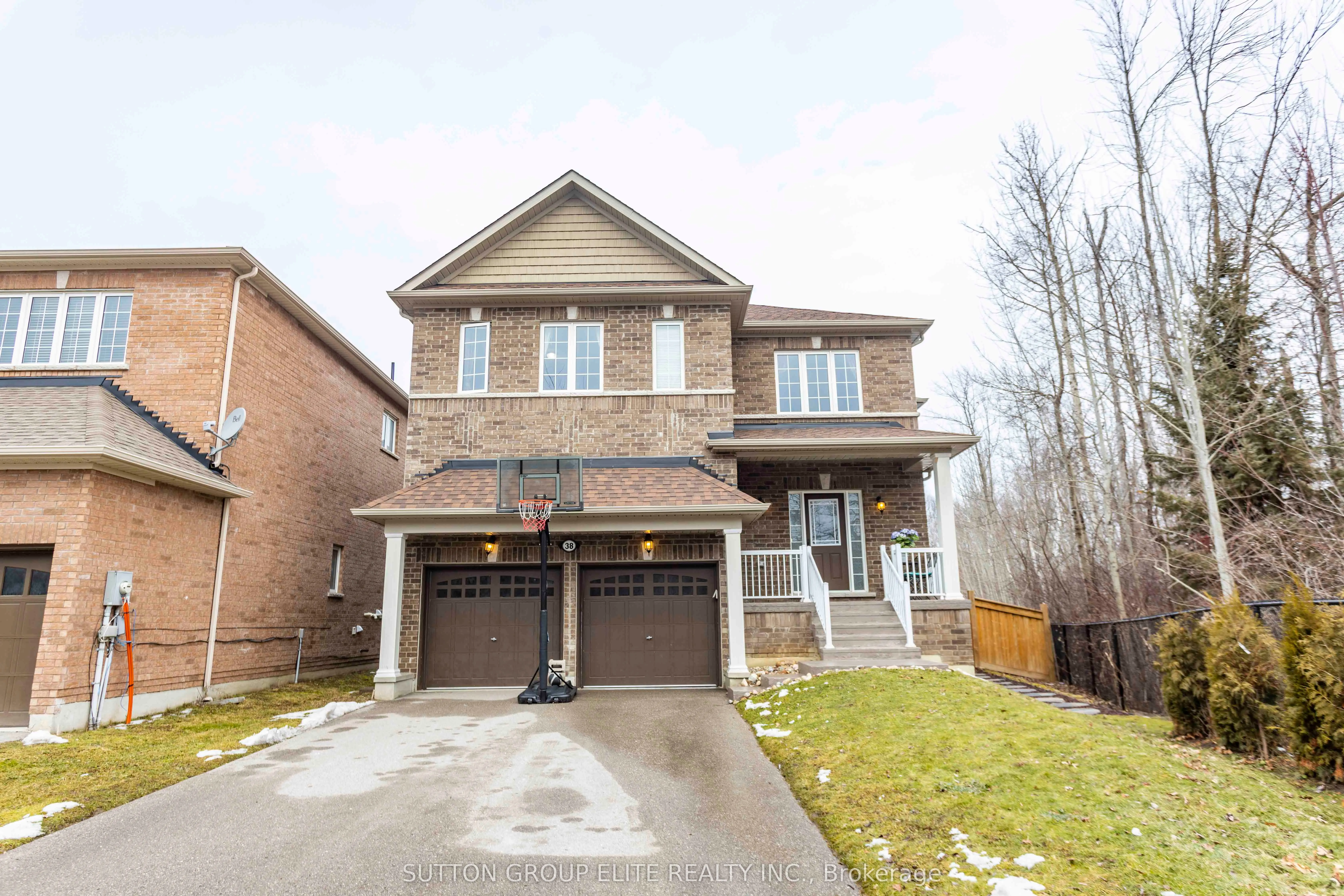 38 Richmond Park Drive