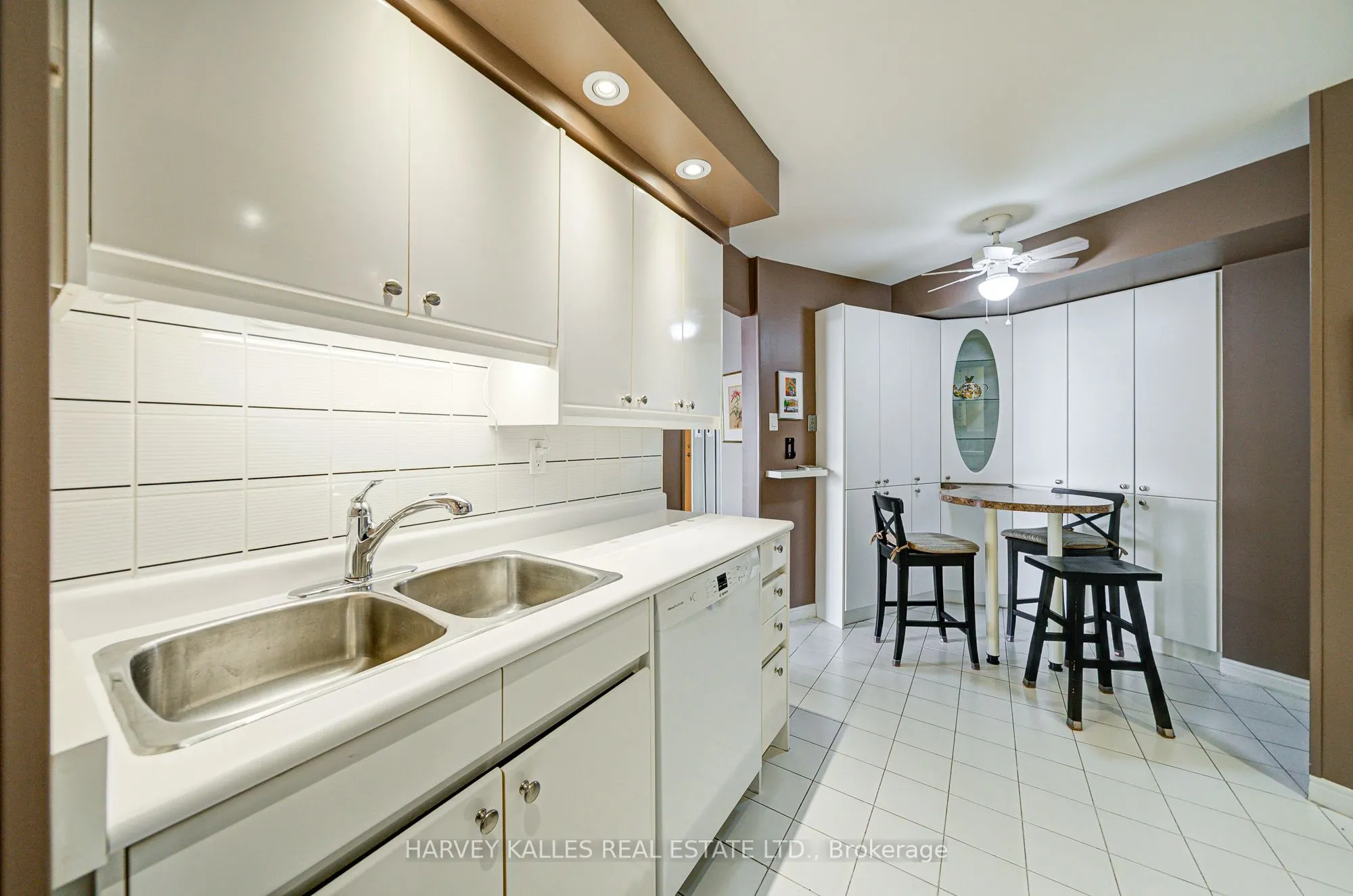 7250 Yonge Street, #804
