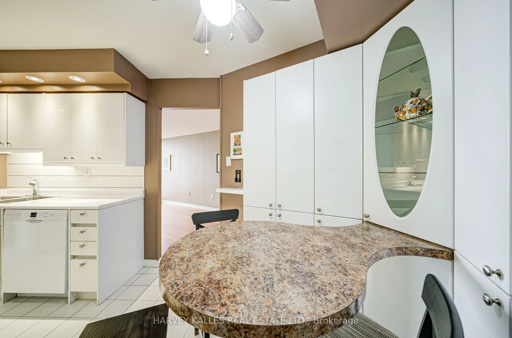 7250 Yonge Street, #804