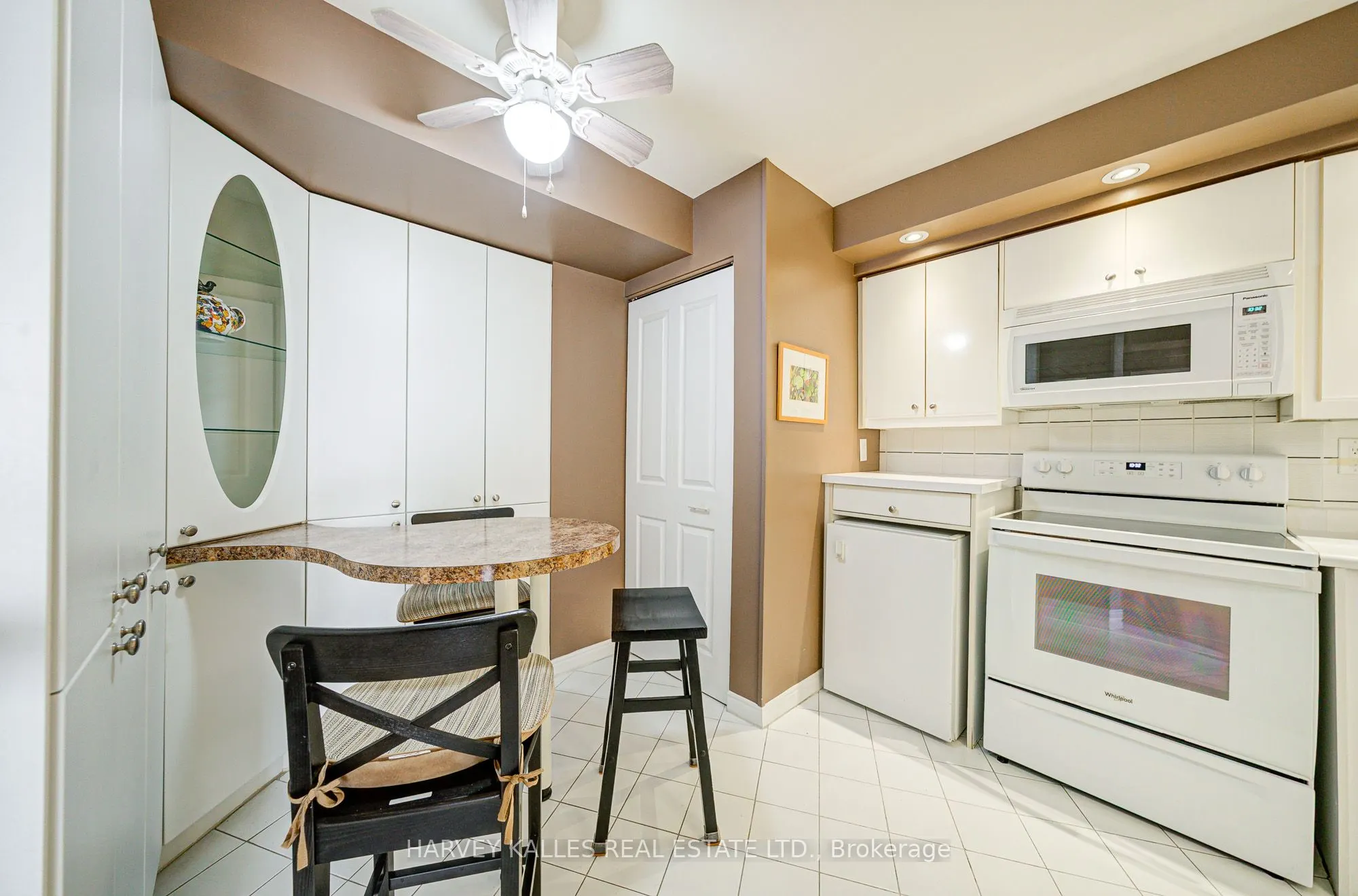 7250 Yonge Street, #804