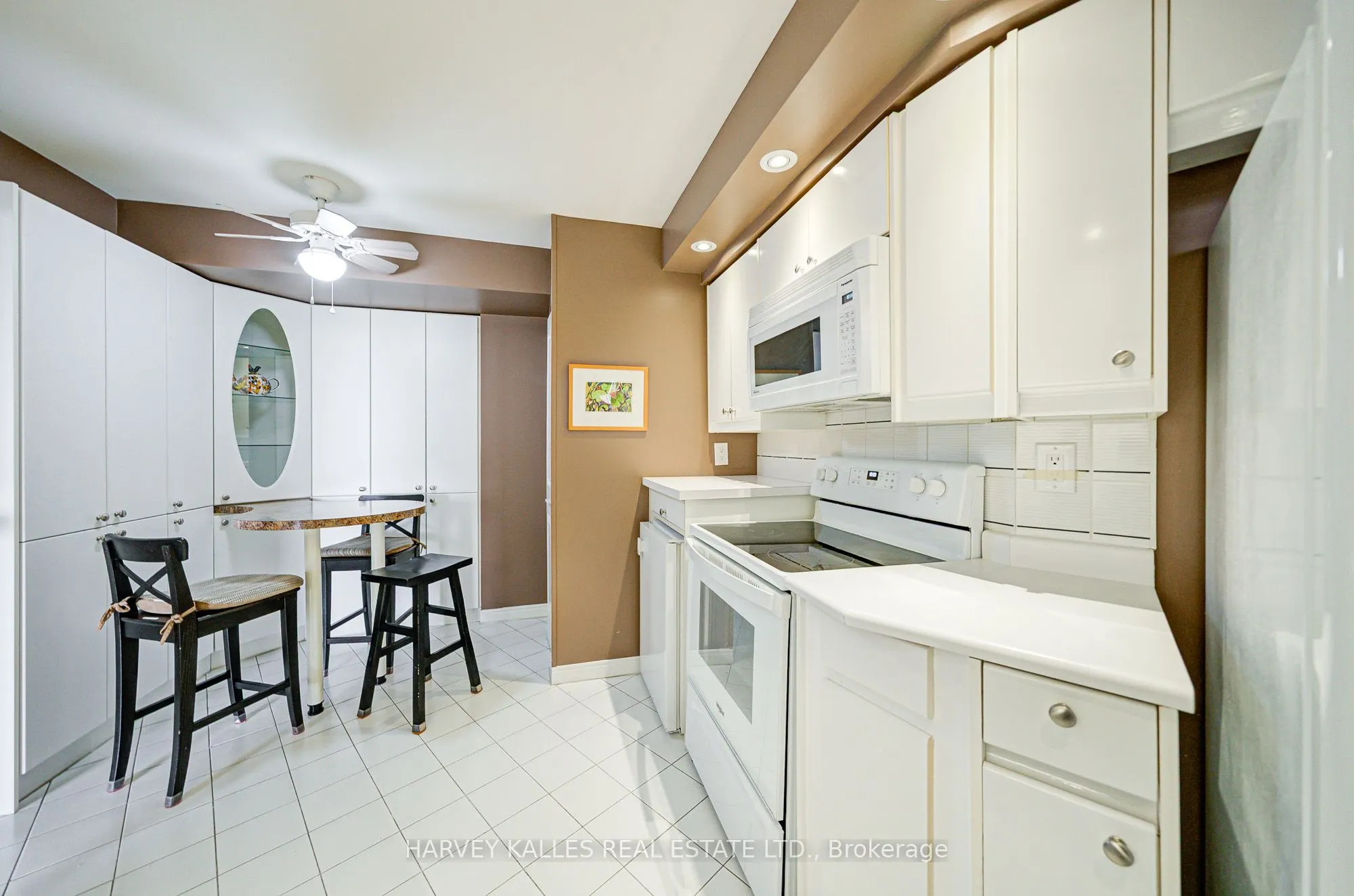 7250 Yonge Street, #804