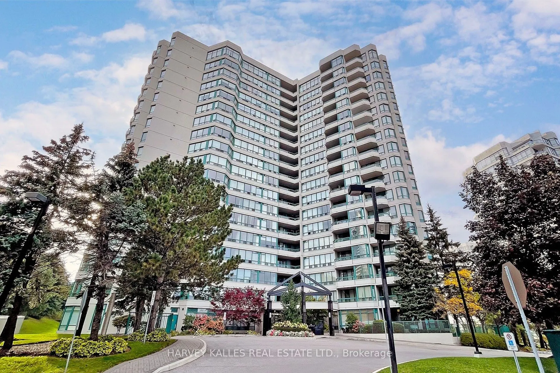 7250 Yonge Street, #804