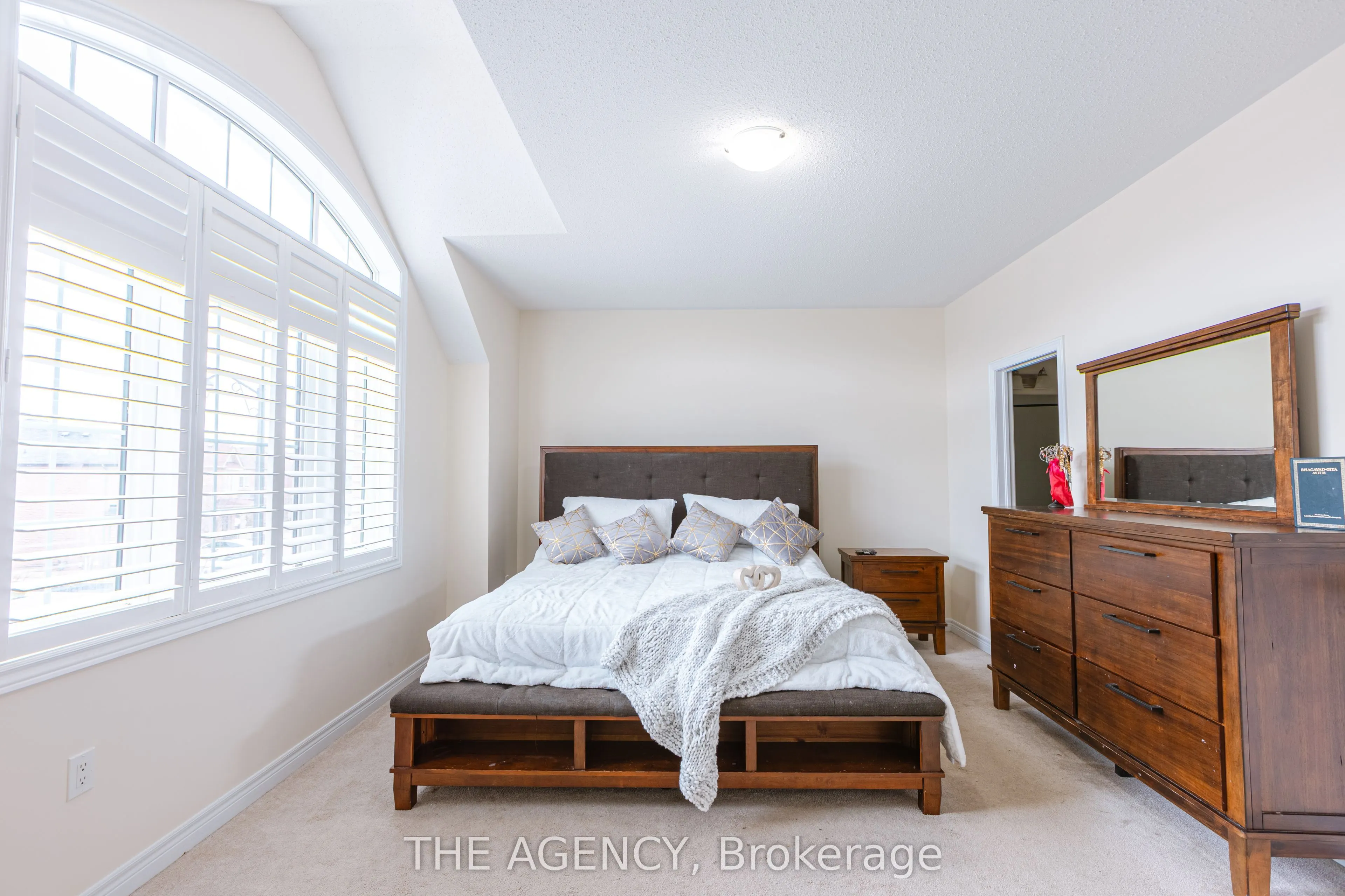 20 Nocturne Avenue