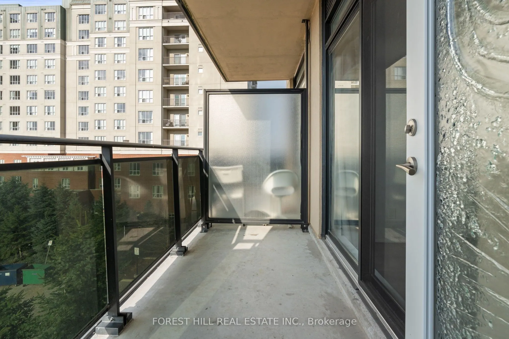 520 Steeles Avenue, #503