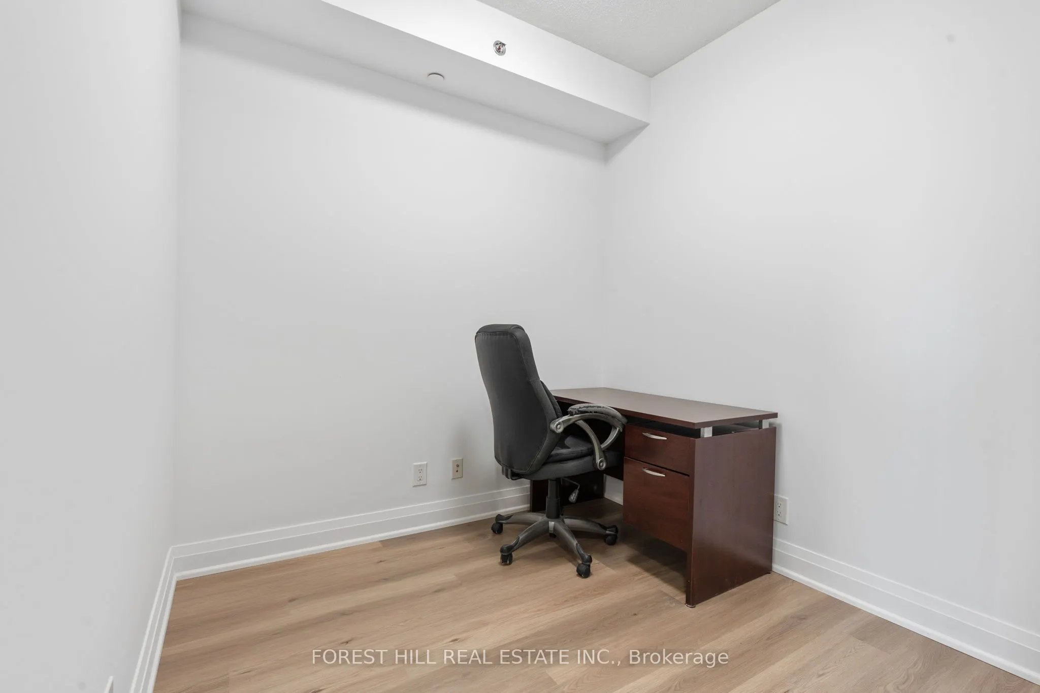 520 Steeles Avenue, #503