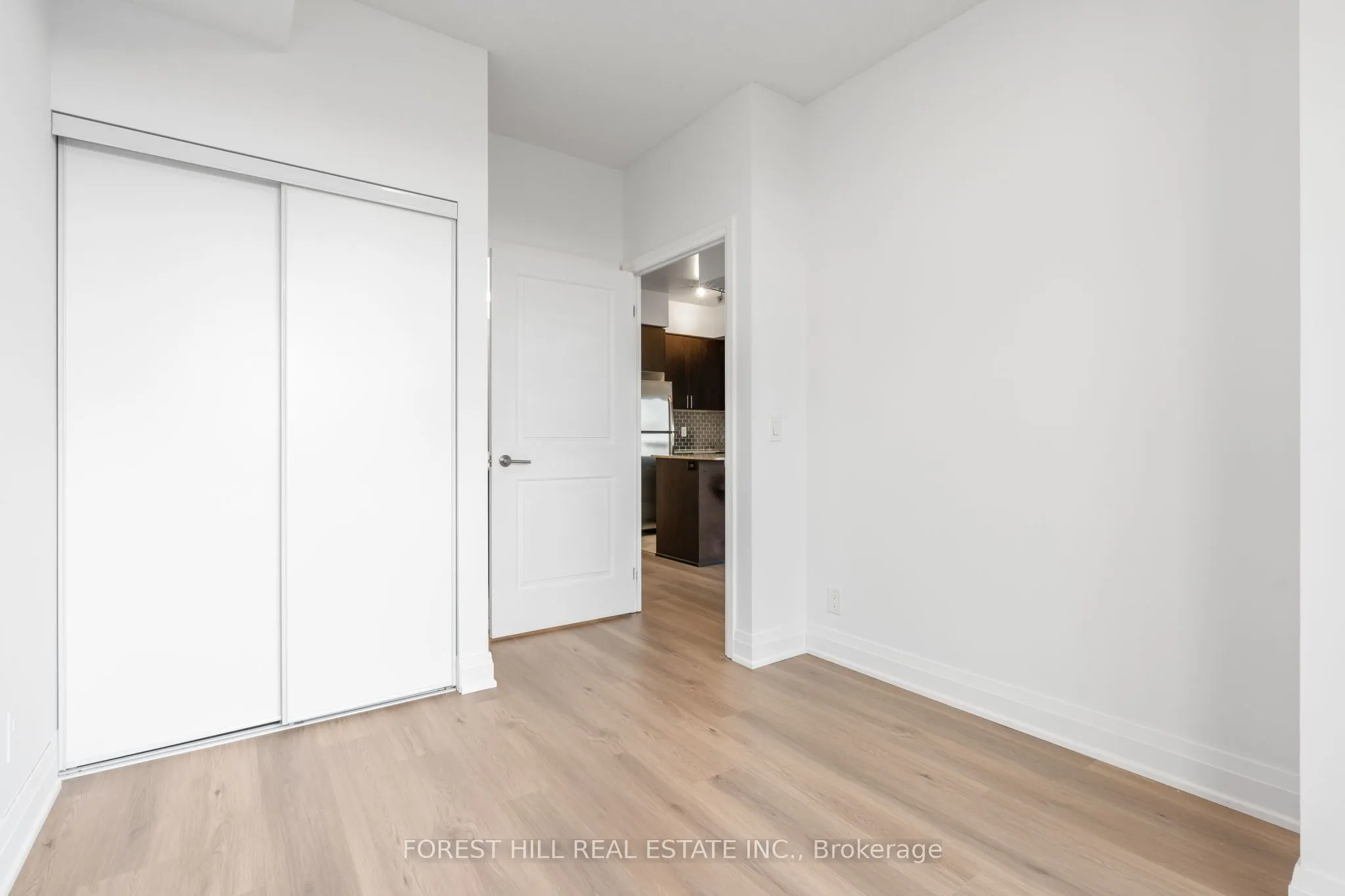 520 Steeles Avenue, #503