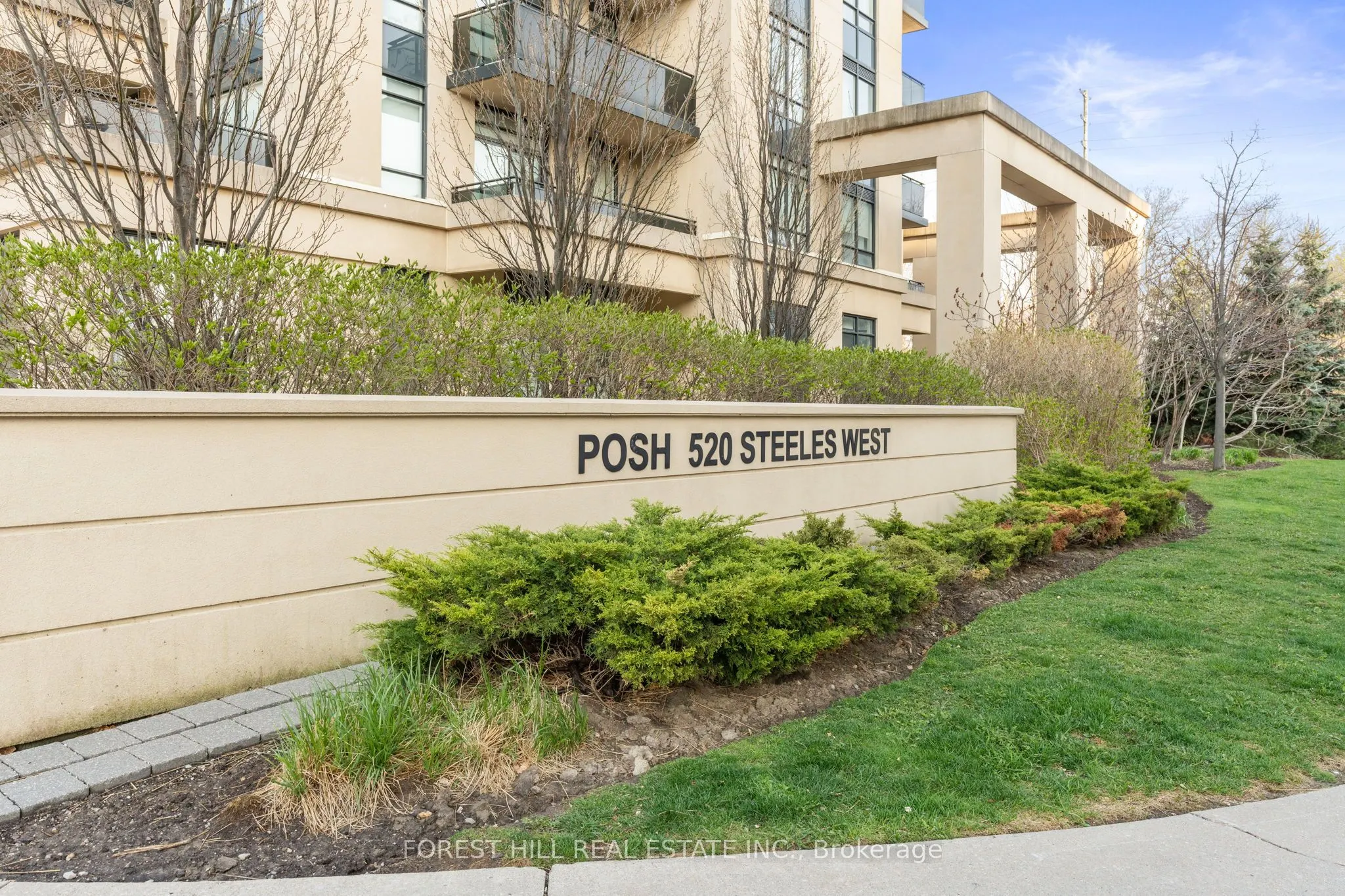 520 Steeles Avenue, #503