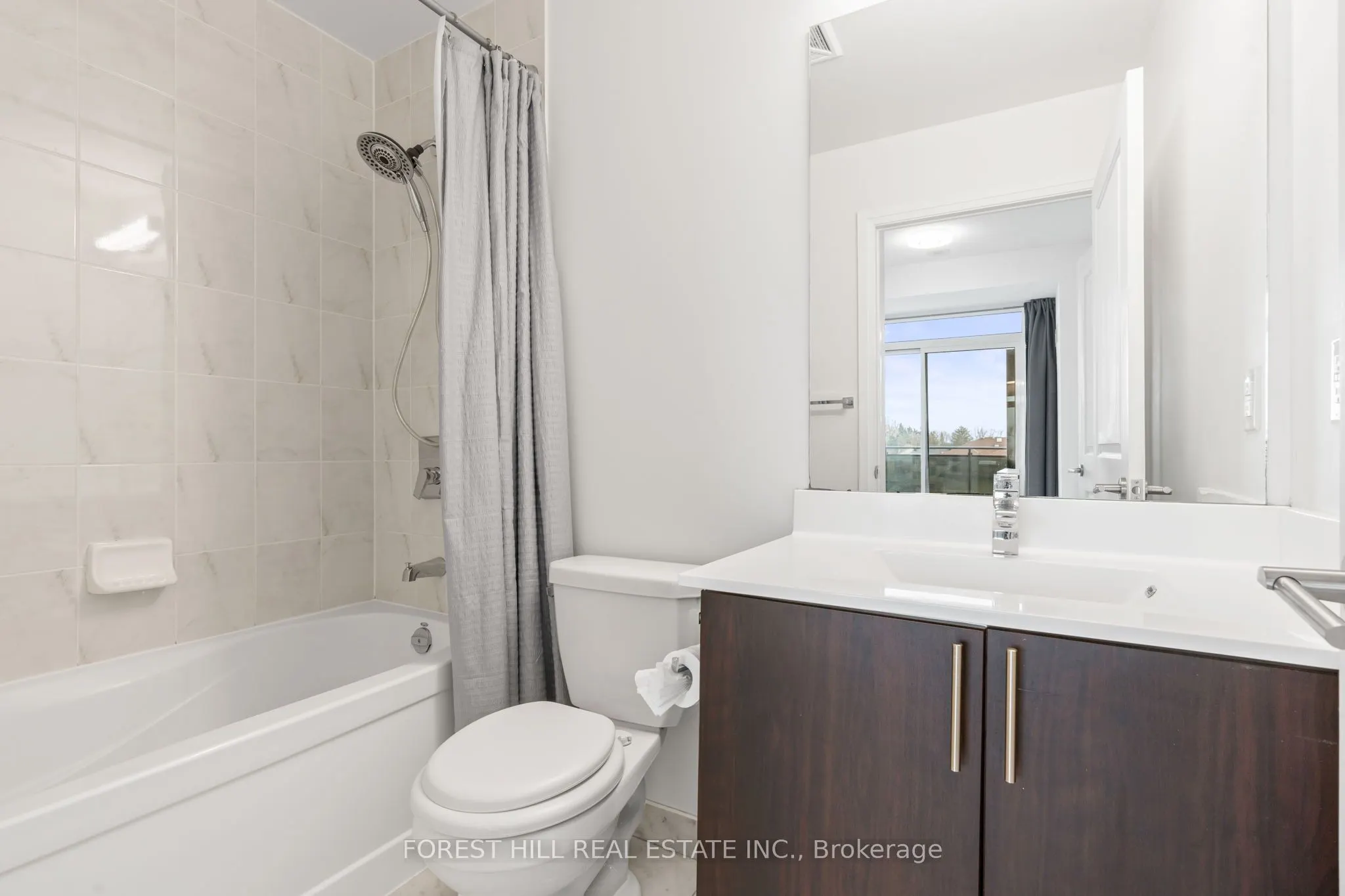 520 Steeles Avenue, #503