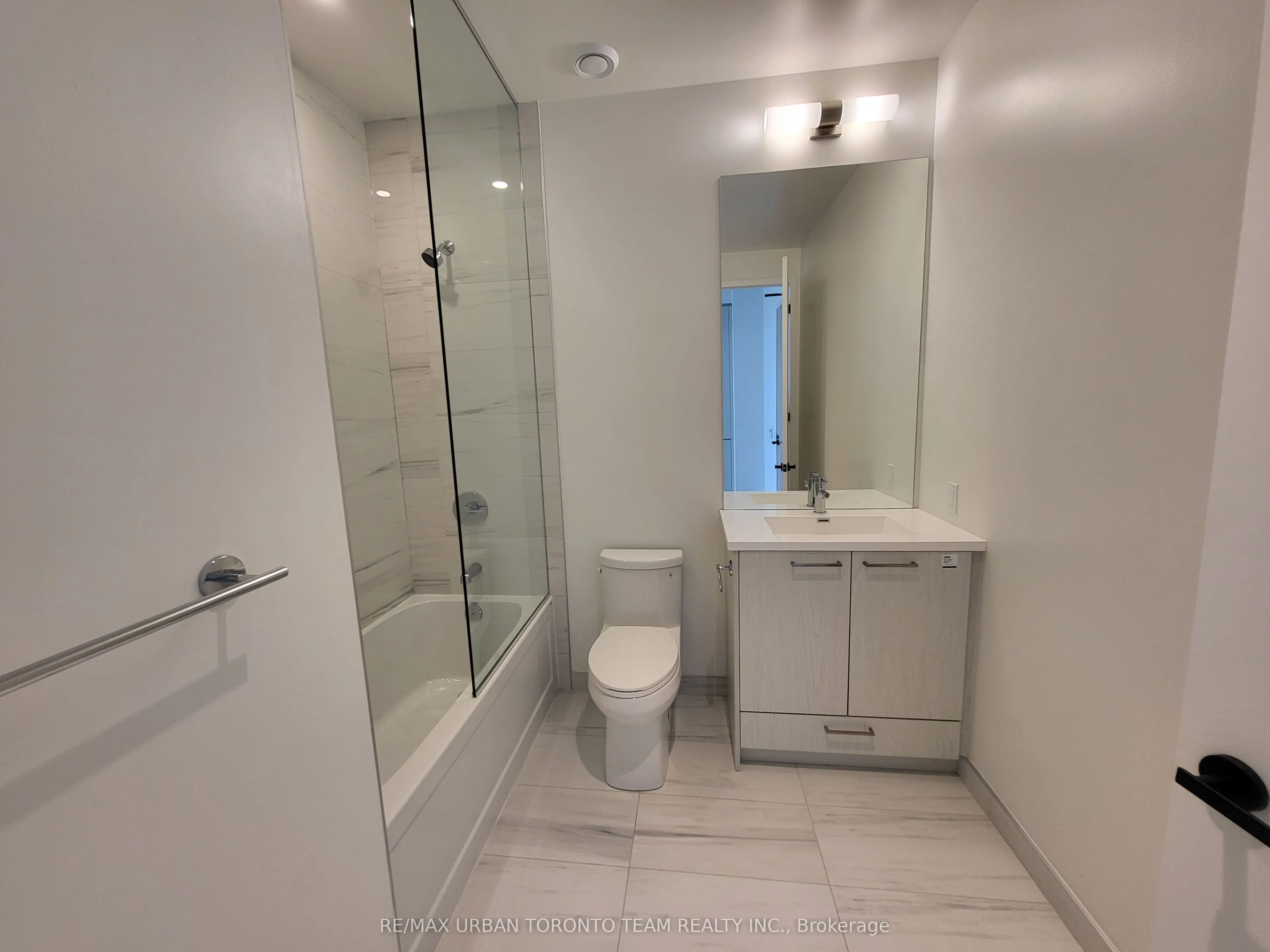 28 Interchange Way, #618