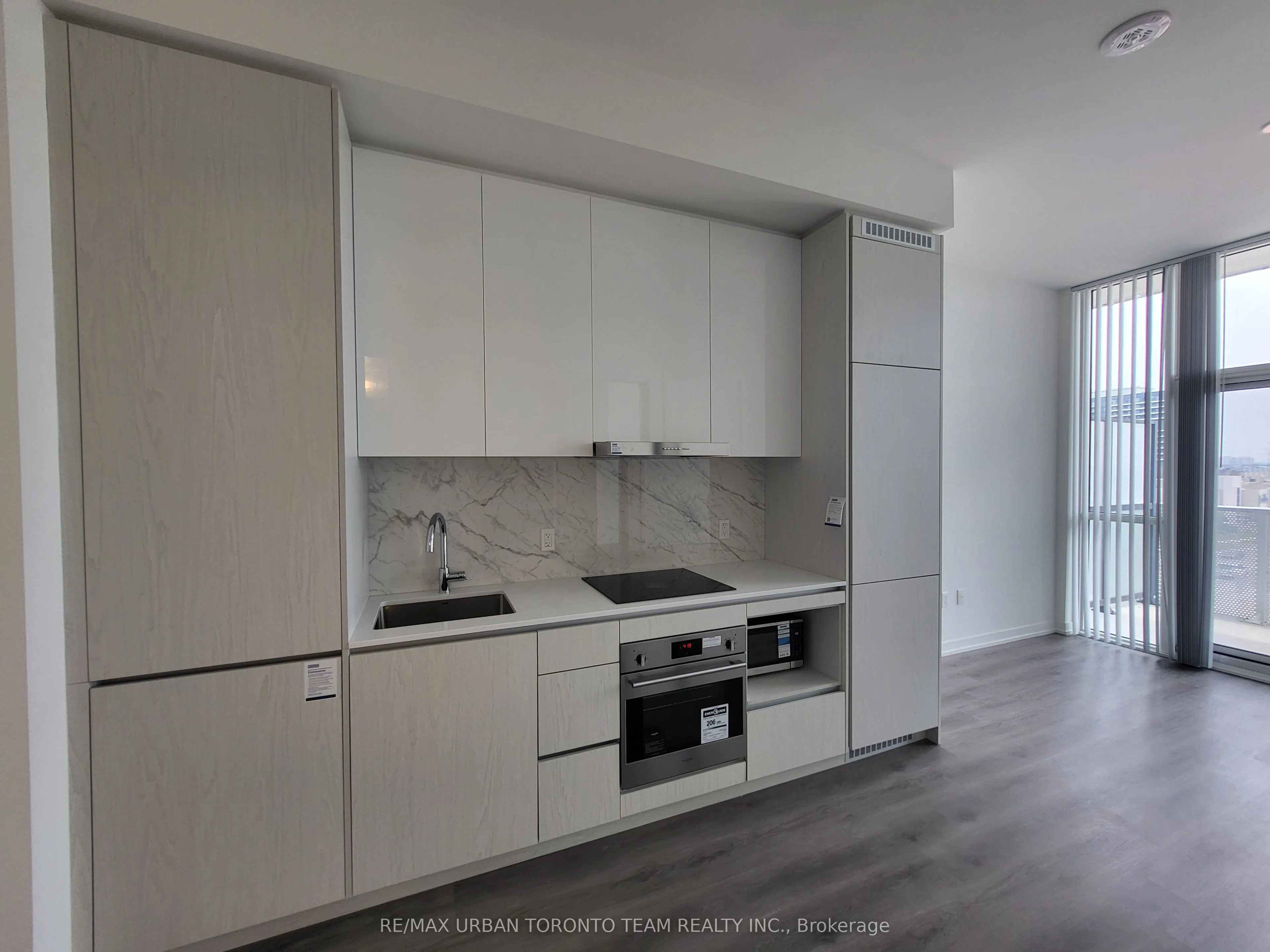 28 Interchange Way, #618