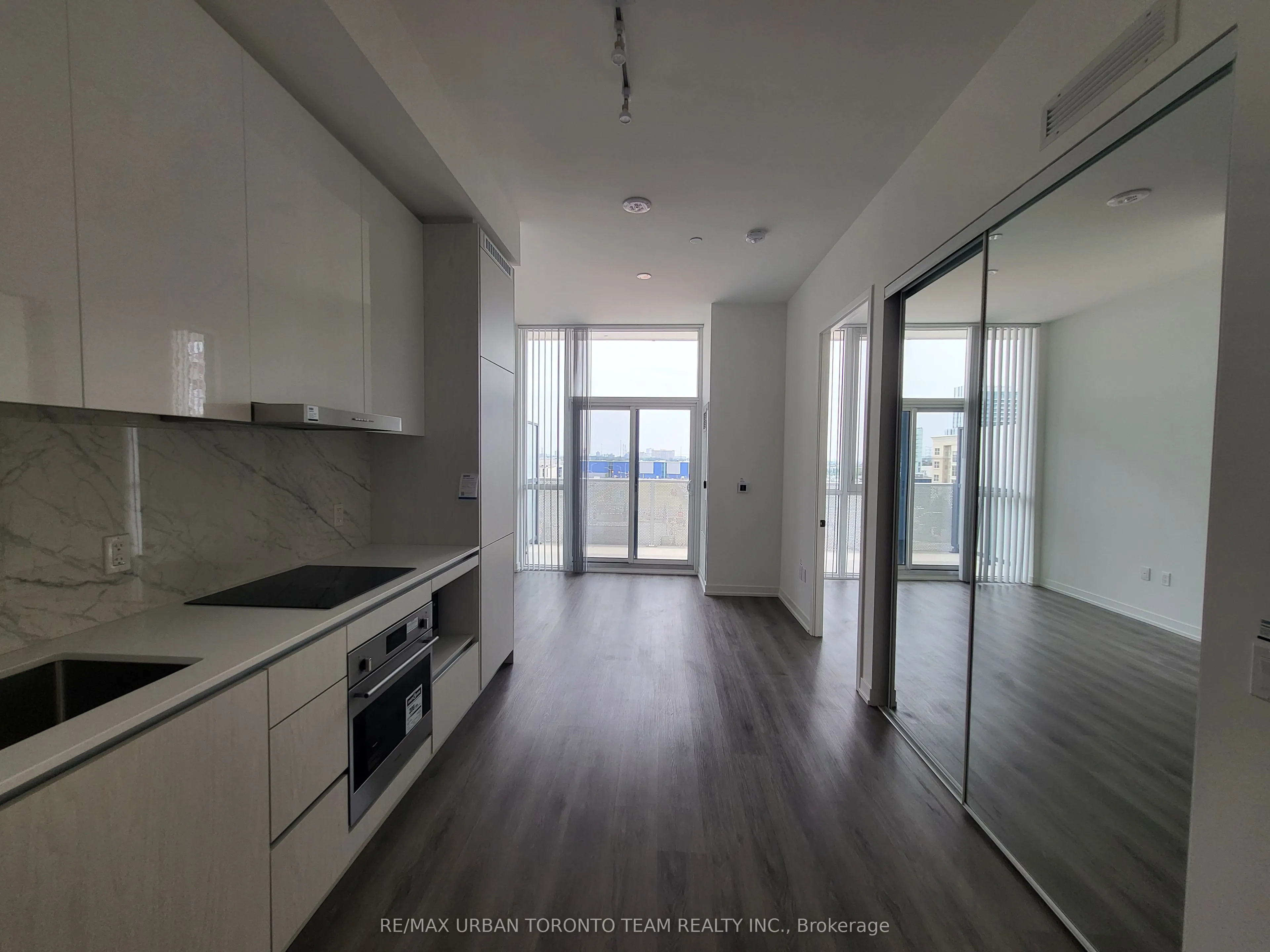 28 Interchange Way, #618