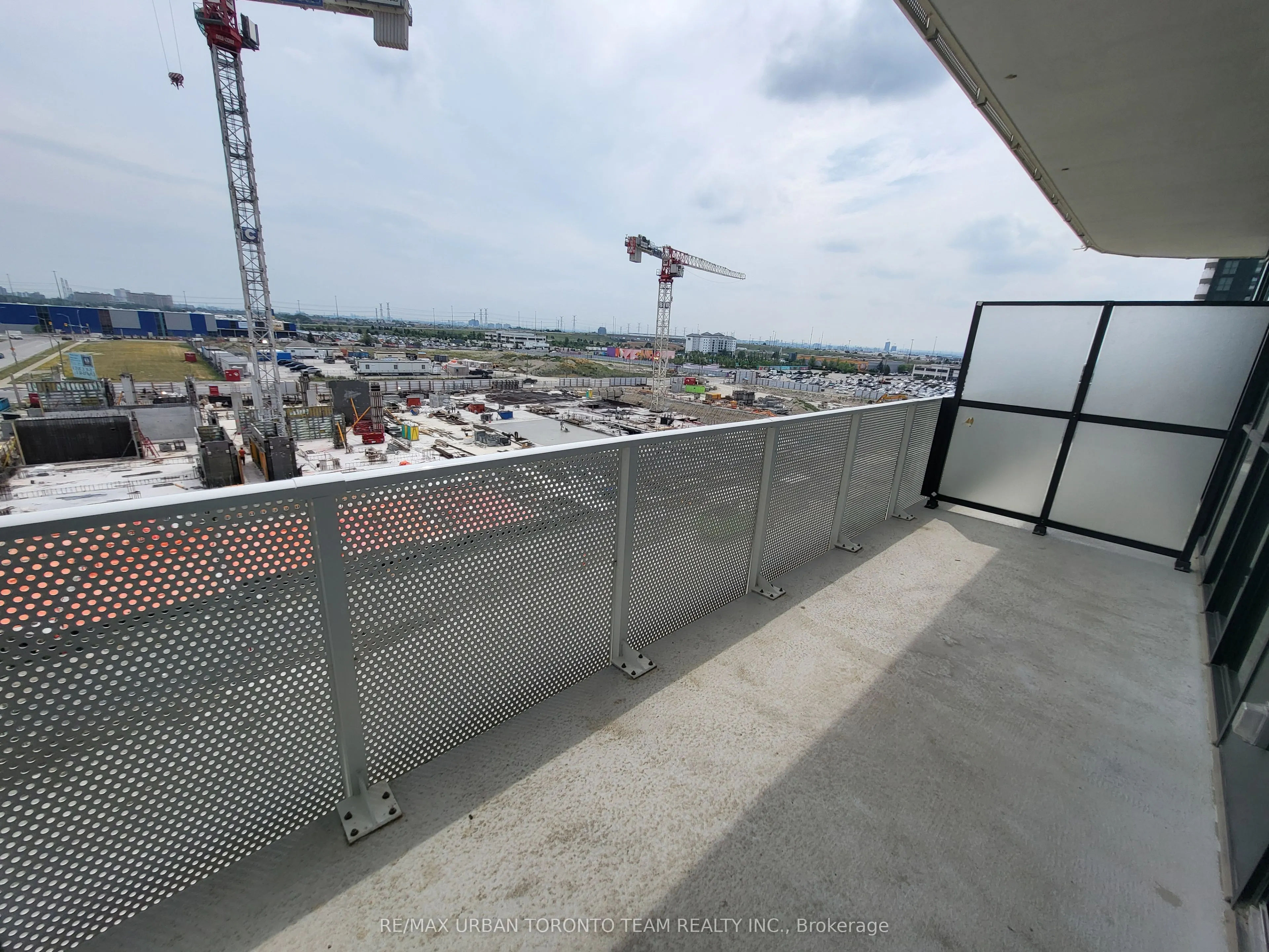 28 Interchange Way, #618