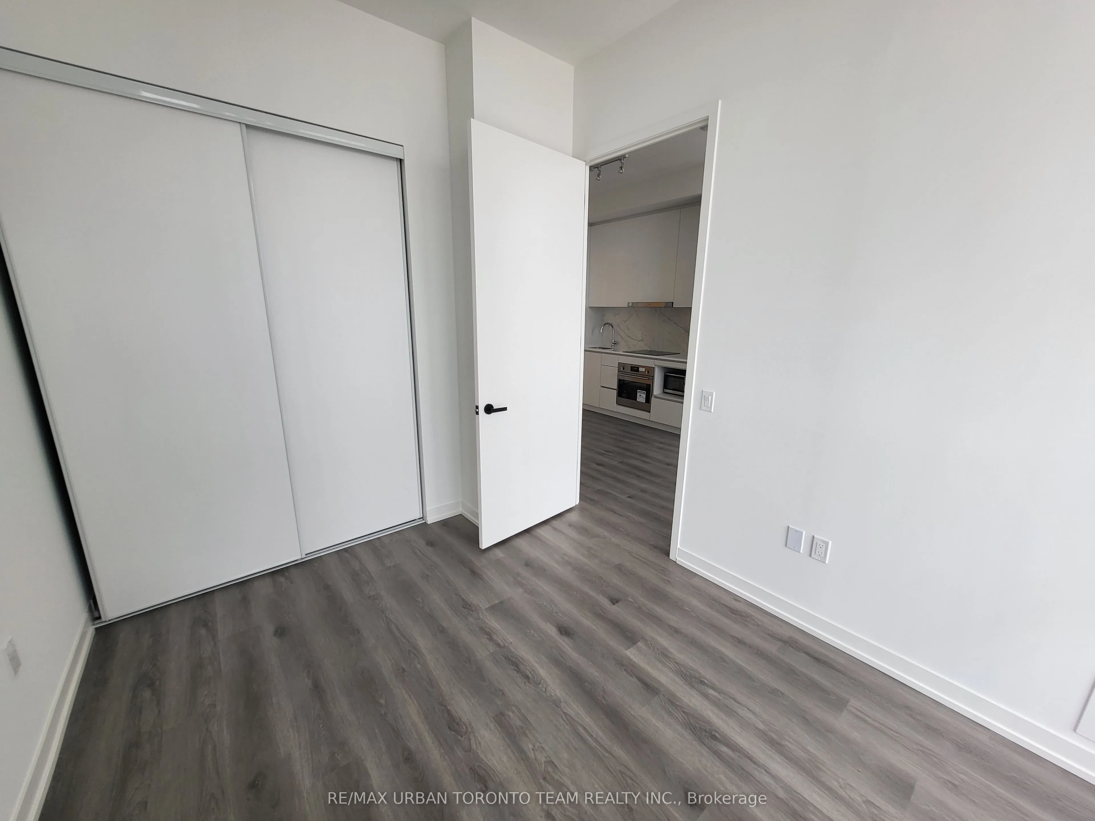 28 Interchange Way, #618