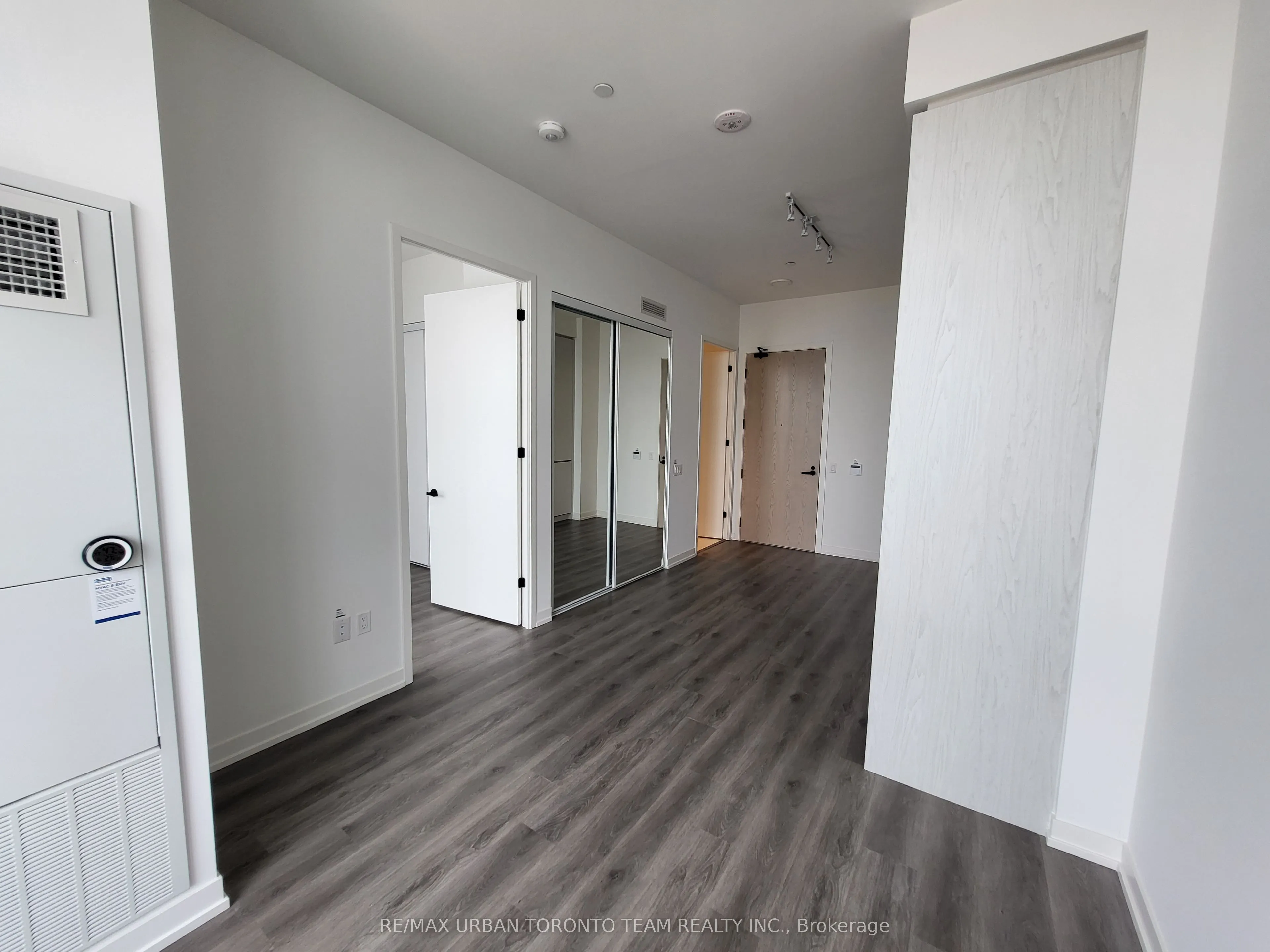 28 Interchange Way, #618
