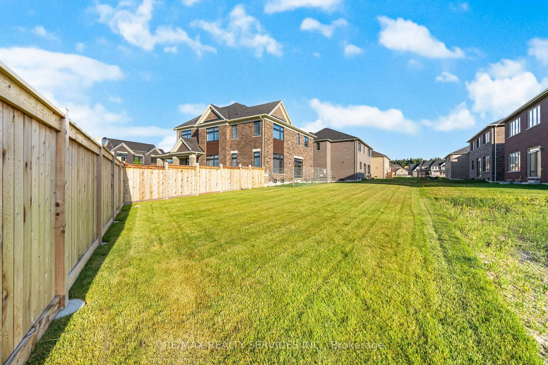1 Twinleaf Crescent
