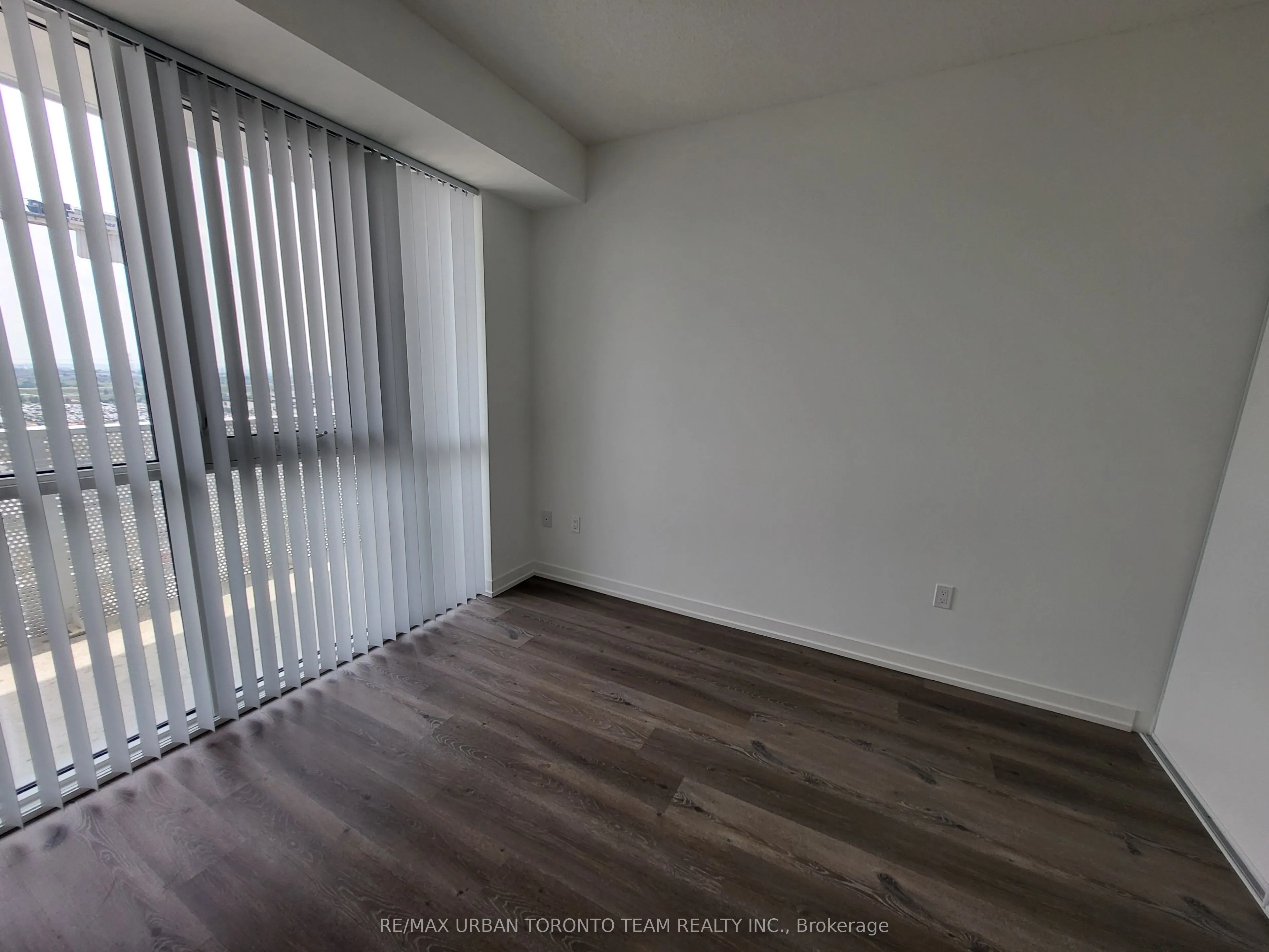 28 Interchange Way, #1111