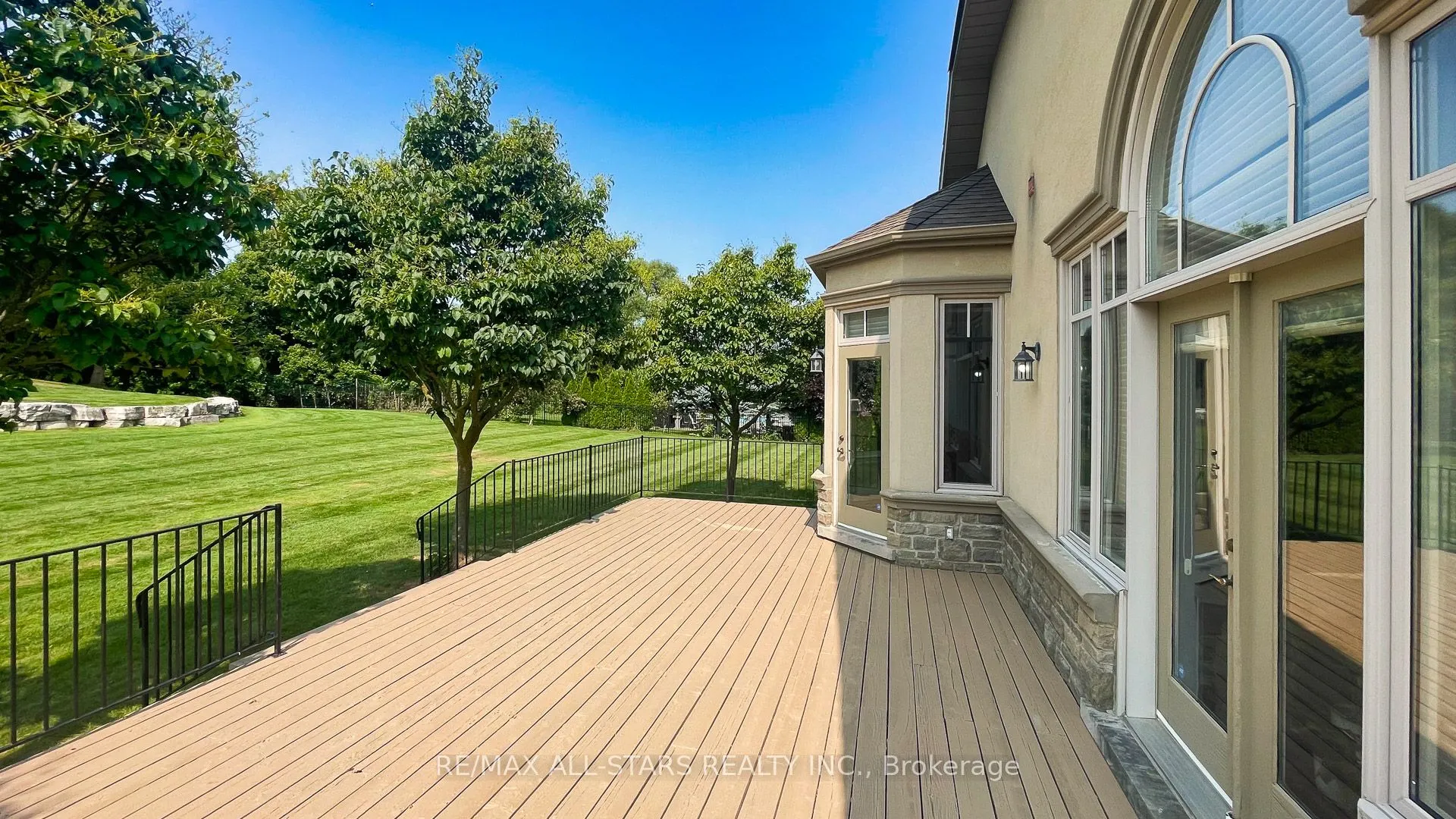 70 Richard Lovat Court