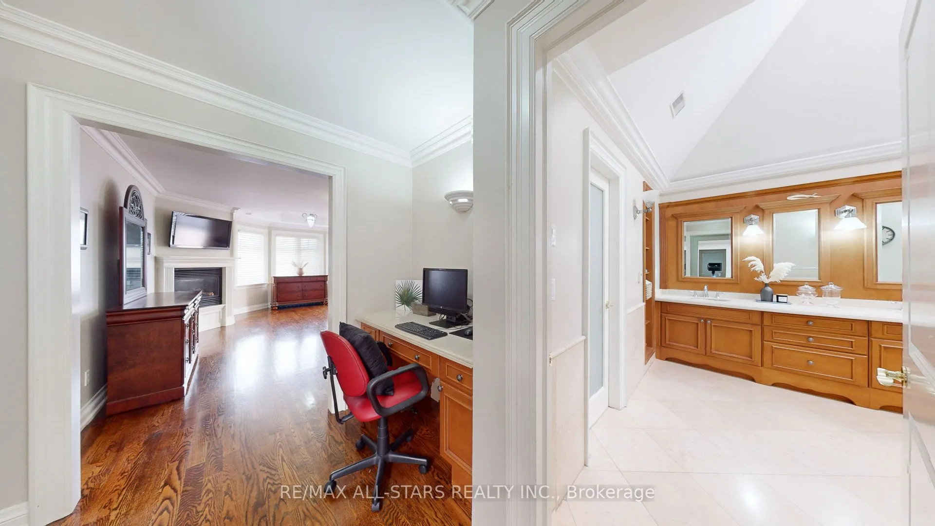 70 Richard Lovat Court