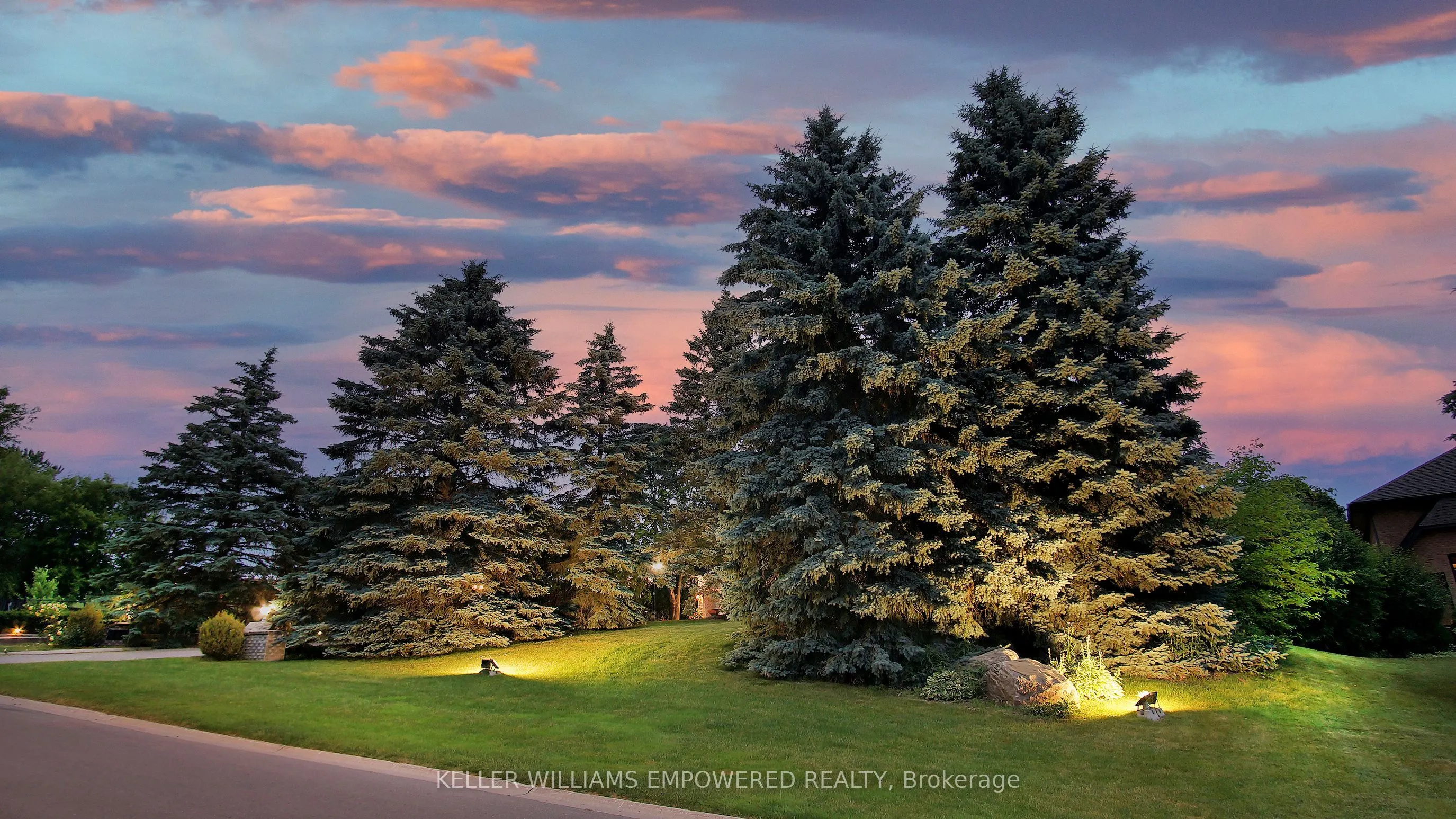 788 Woodland Acres Crescent
