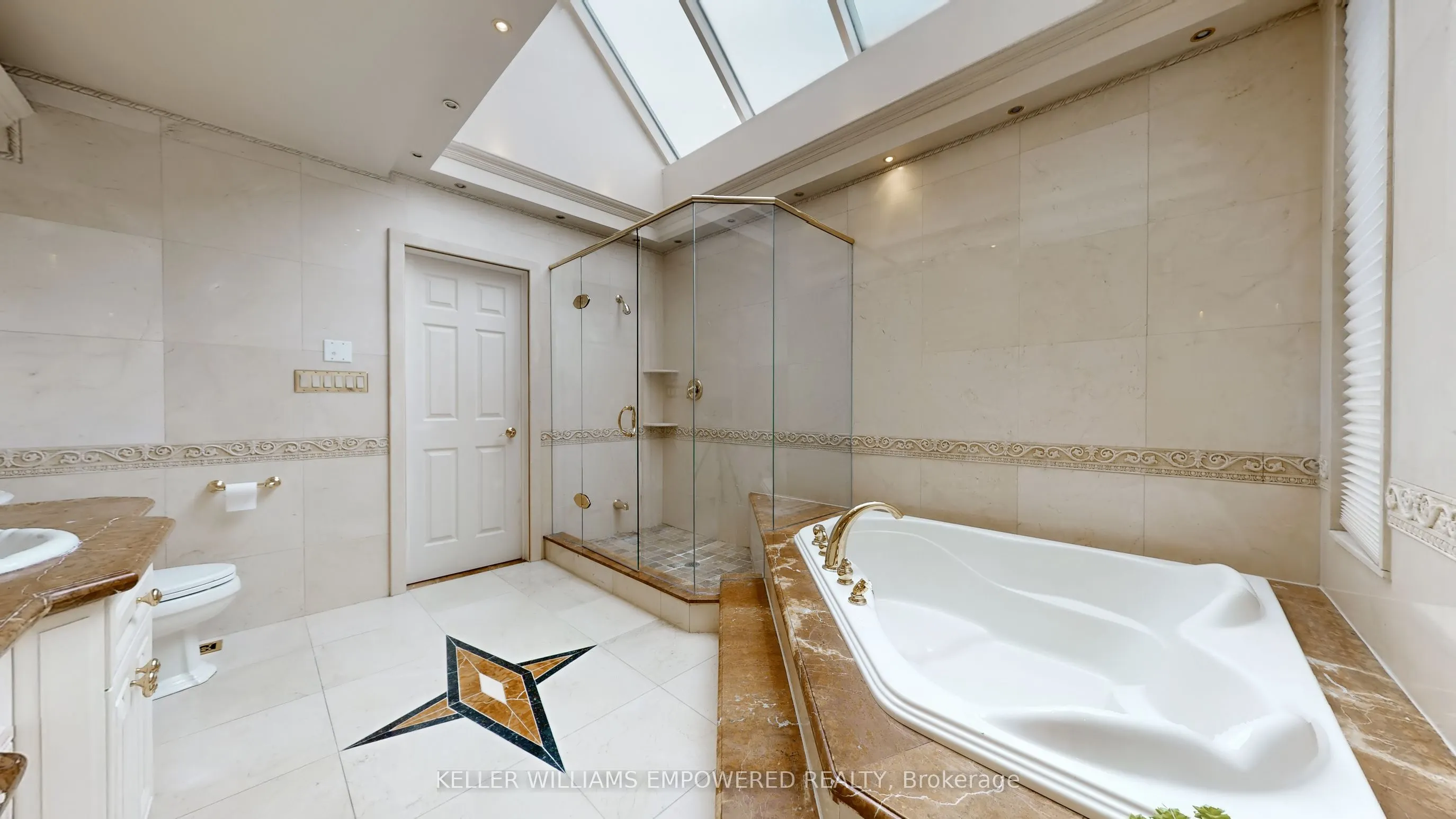 788 Woodland Acres Crescent