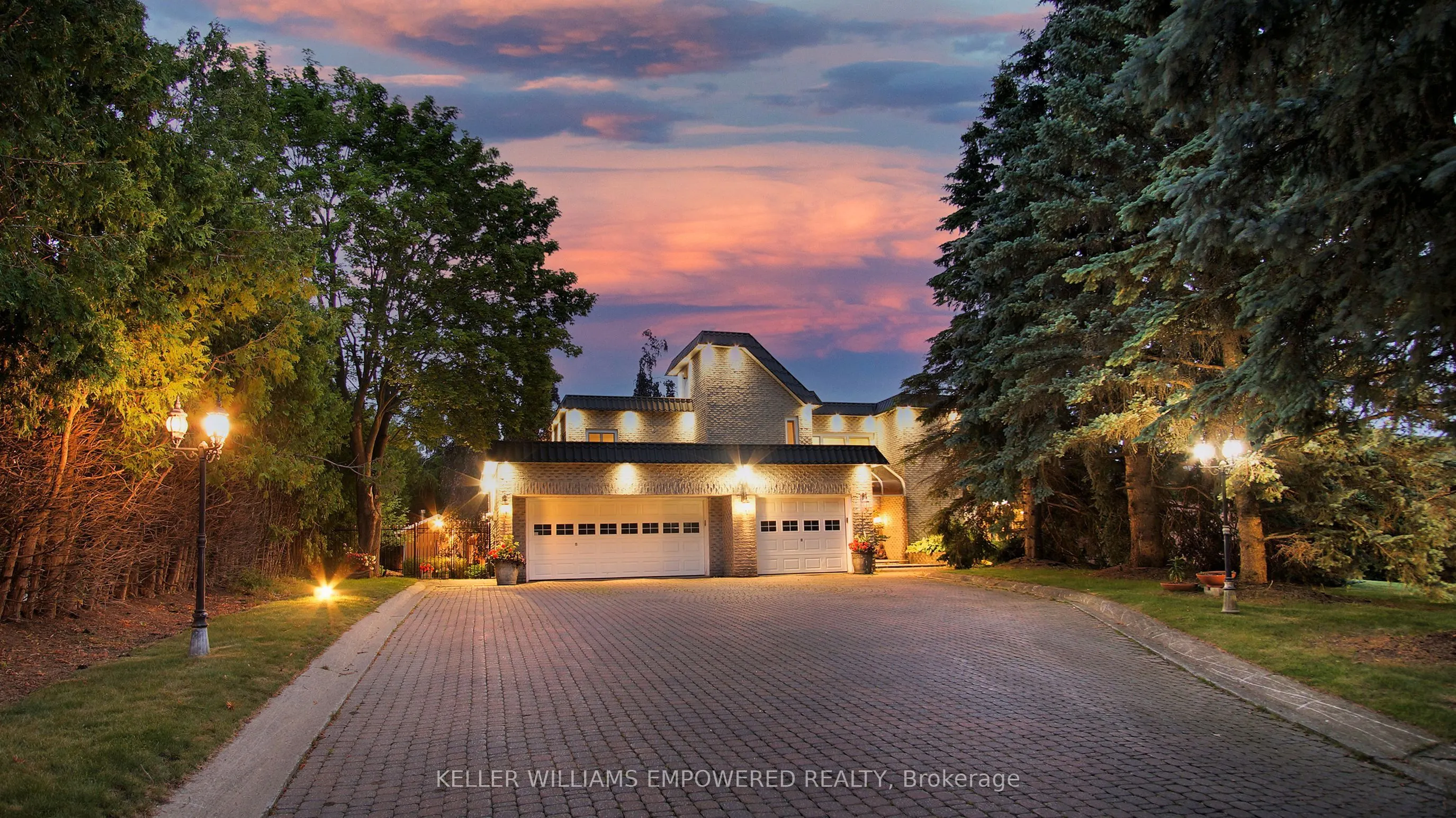 788 Woodland Acres Crescent