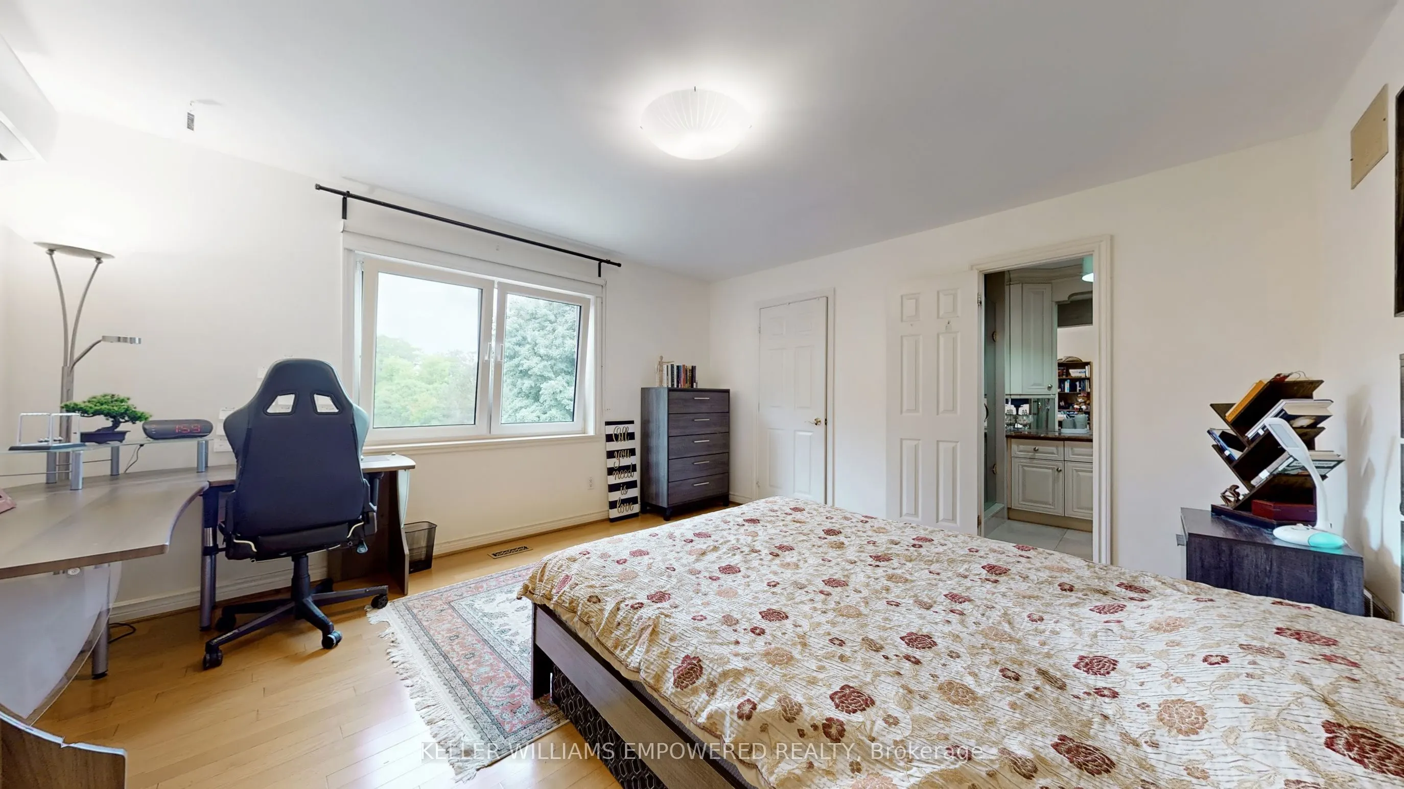 788 Woodland Acres Crescent