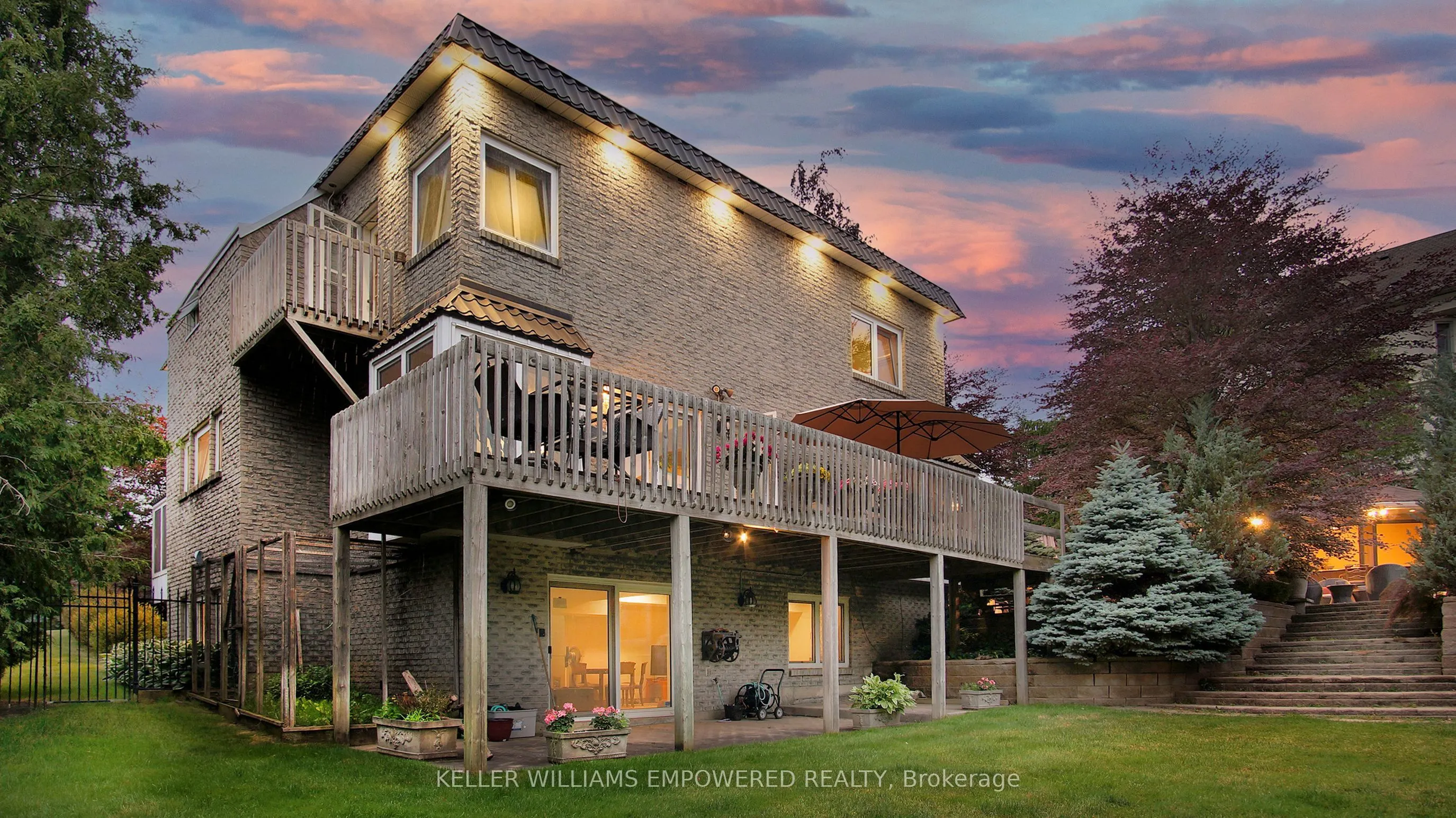 788 Woodland Acres Crescent