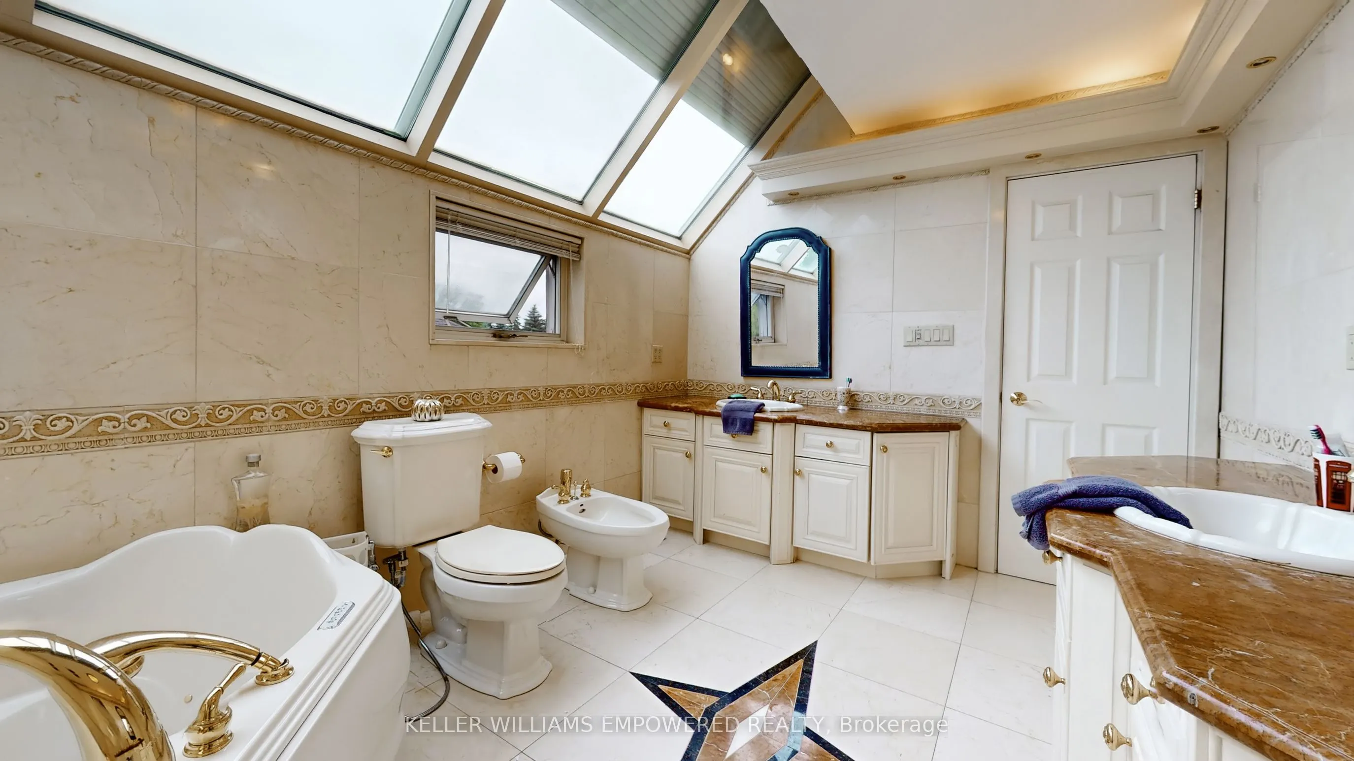 788 Woodland Acres Crescent