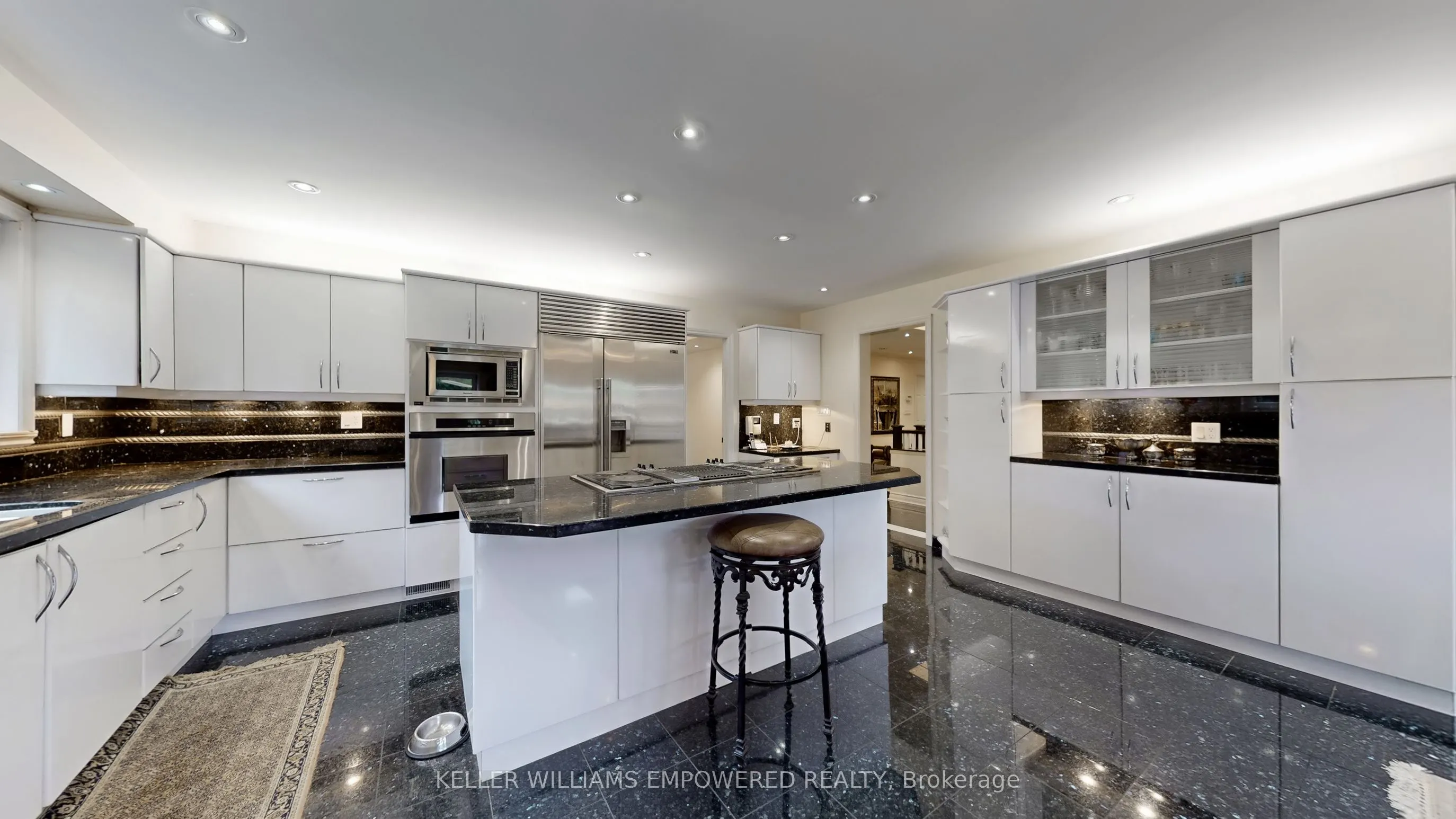788 Woodland Acres Crescent